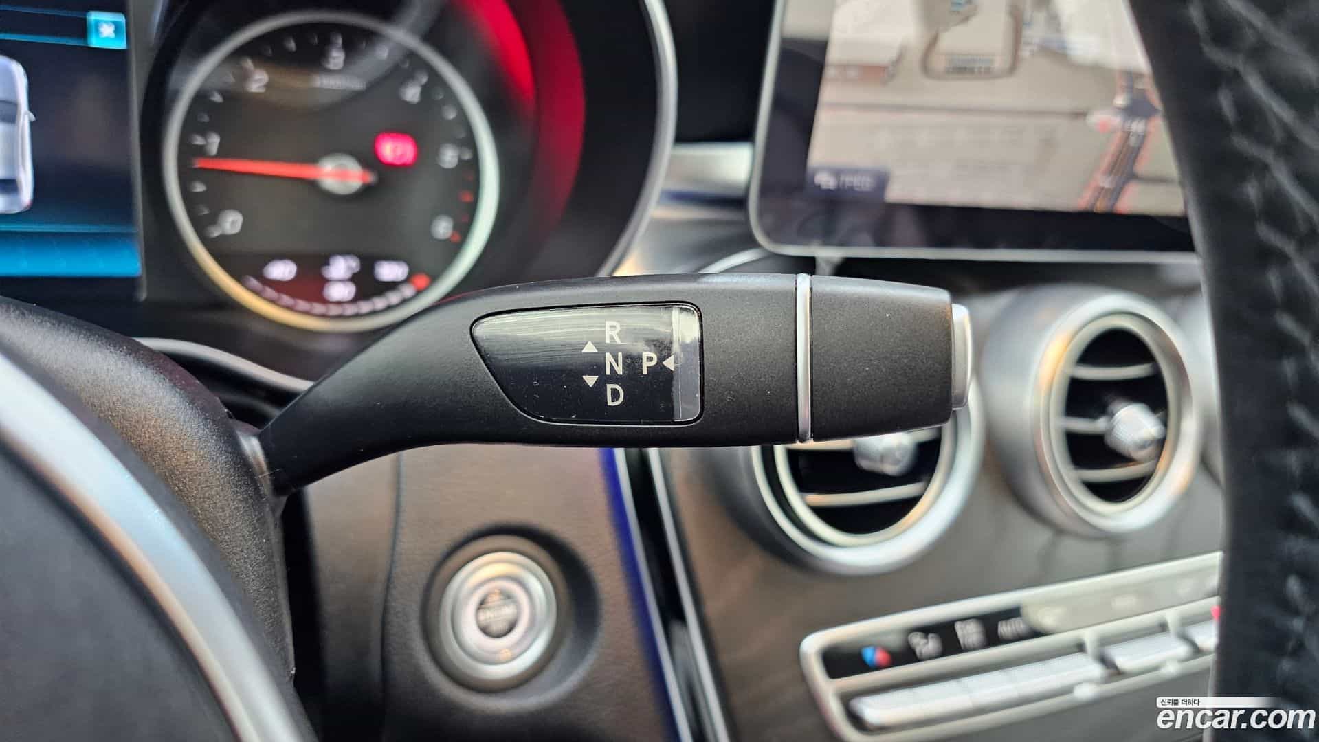 C-Class Mercedes-Benz 2019.2-INNER-009