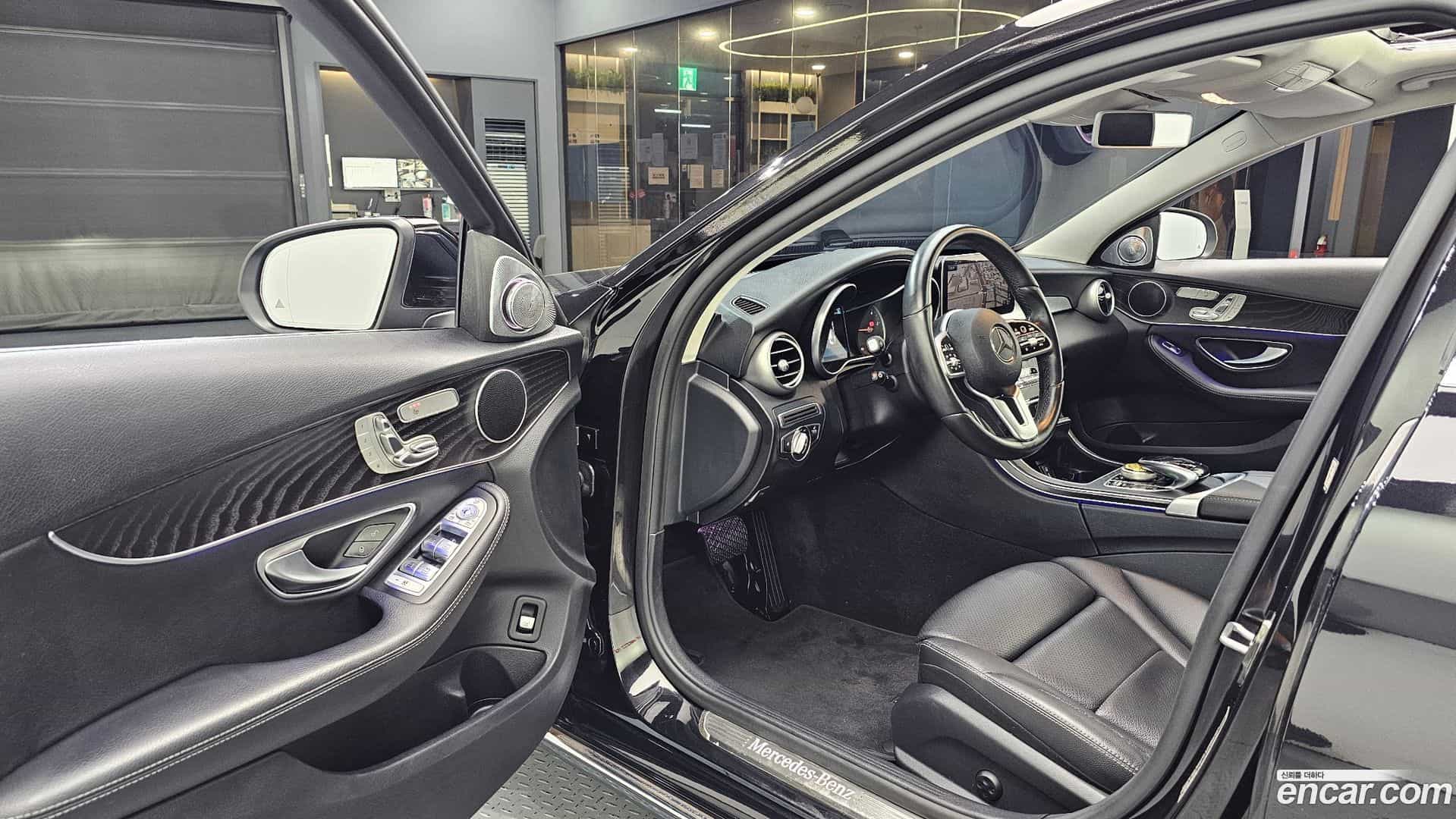 C-Class Mercedes-Benz 2019.2-INNER-010