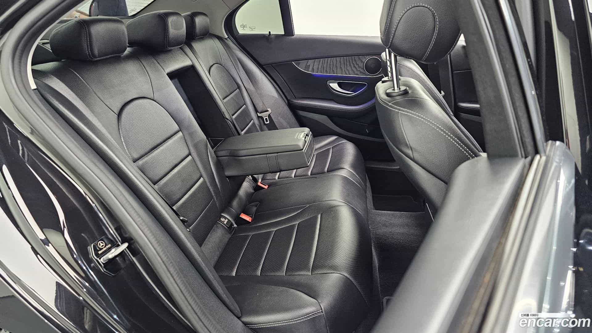 C-Class Mercedes-Benz 2019.2-OPTION-015