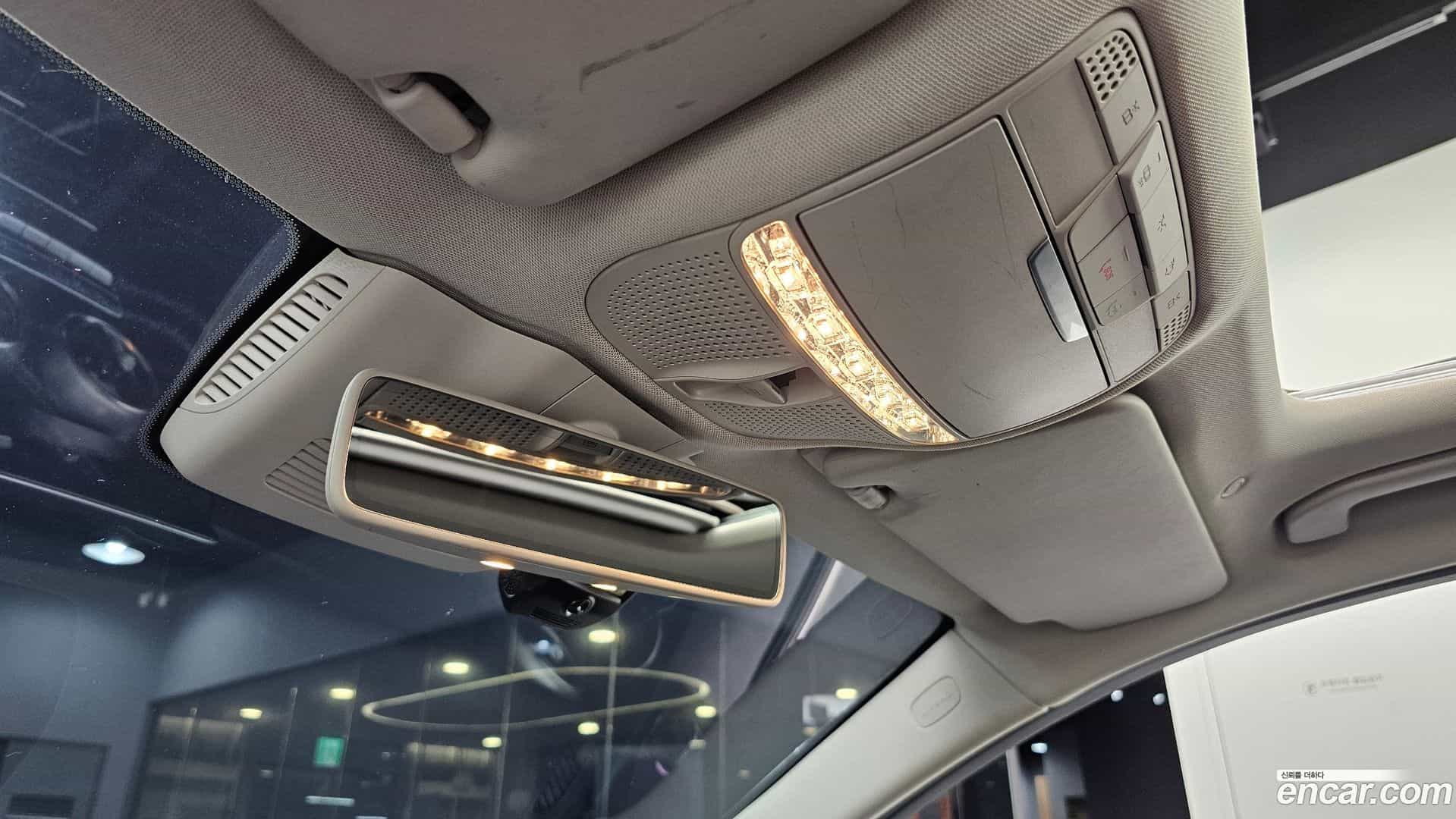 C-Class Mercedes-Benz 2019.2-OPTION-024