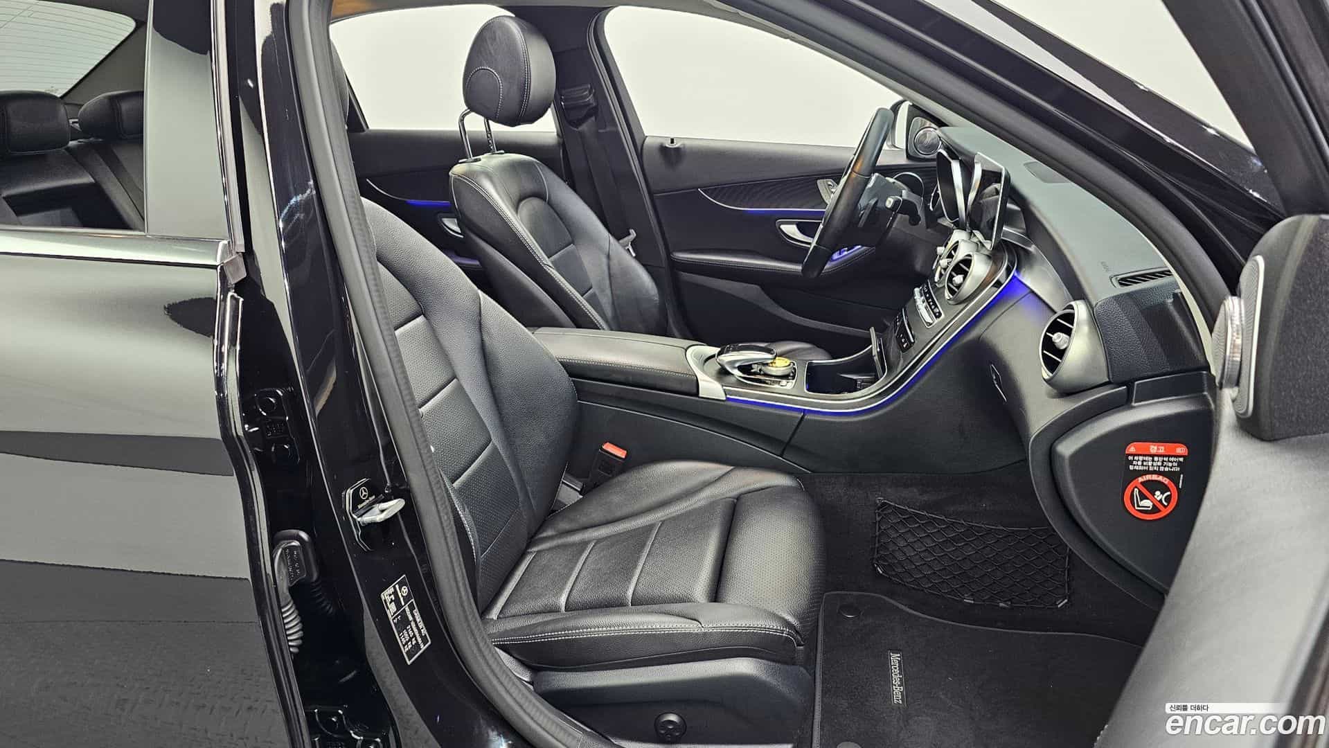 C-Class Mercedes-Benz 2019.2-INNER-036