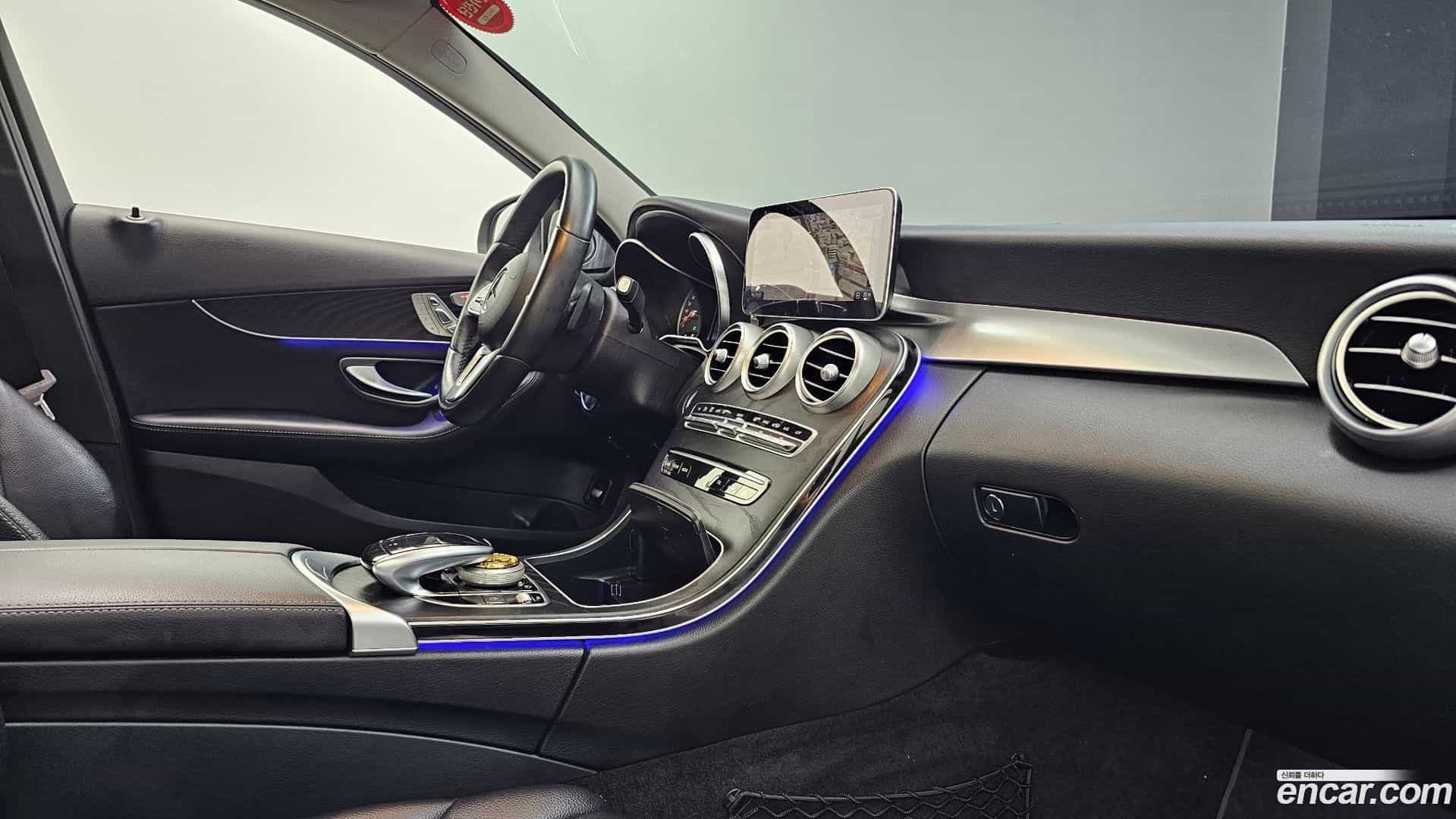 C-Class Mercedes-Benz 2019.2-OPTION-041