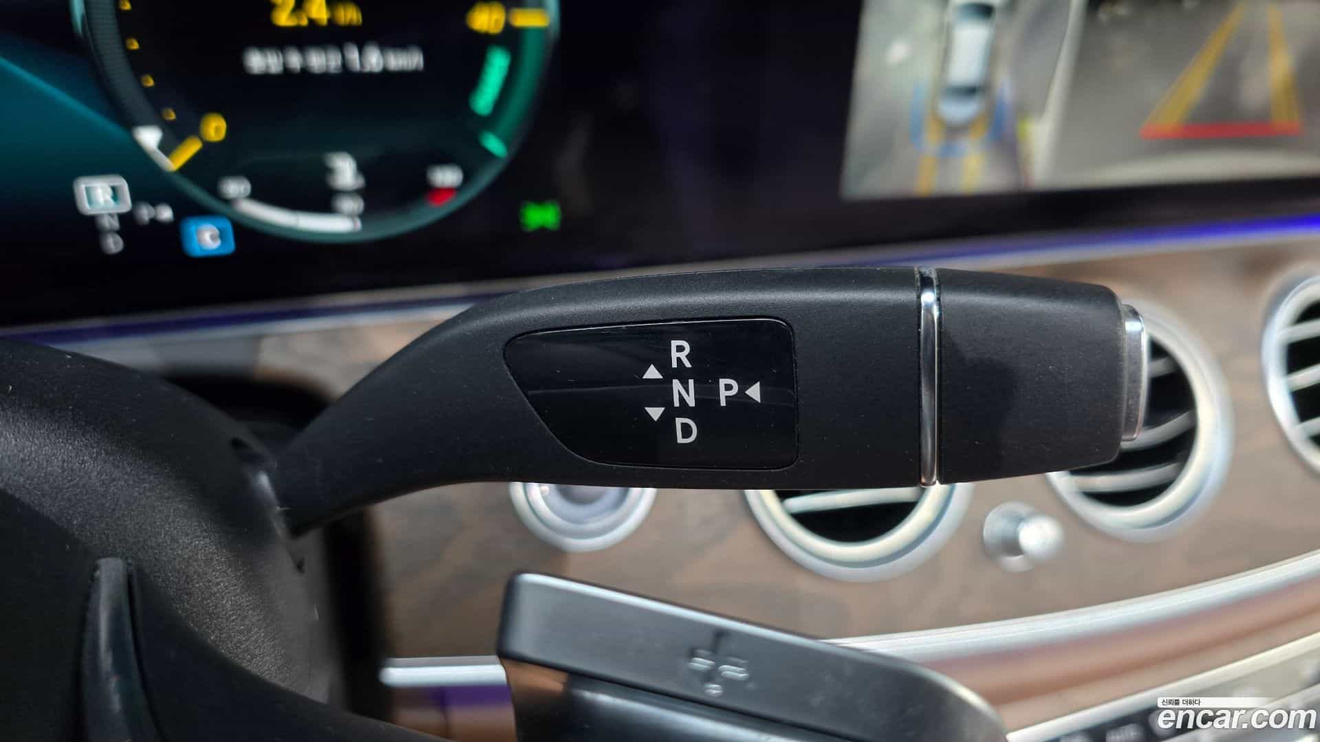 E-Class Mercedes-Benz 2022.5-INNER-009