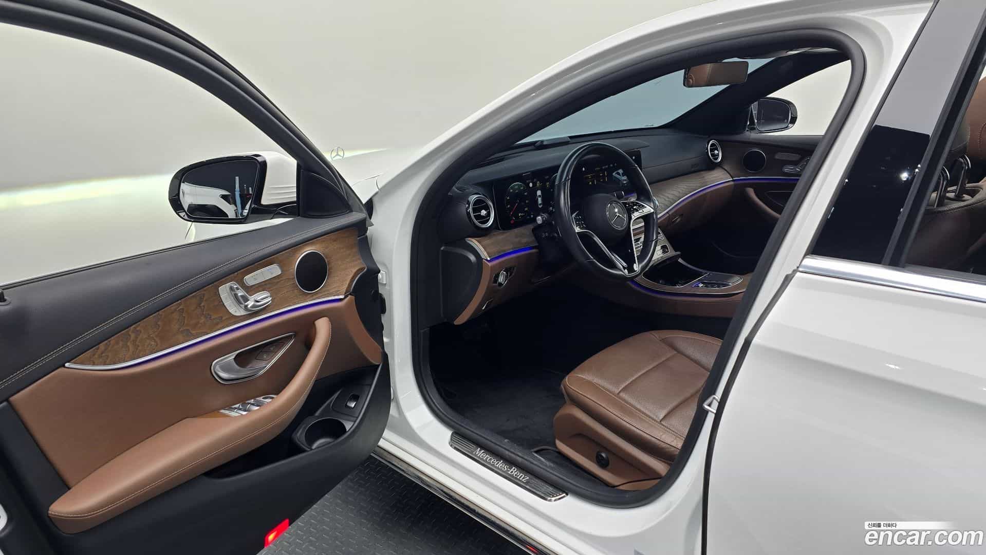 E-Class Mercedes-Benz 2022.5-OPTION-015