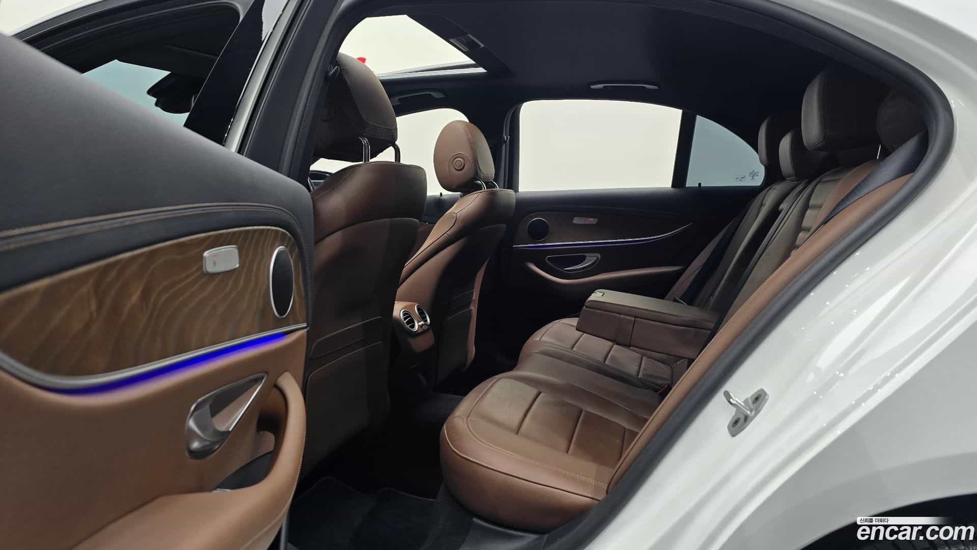 E-Class Mercedes-Benz 2022.5-OPTION-016