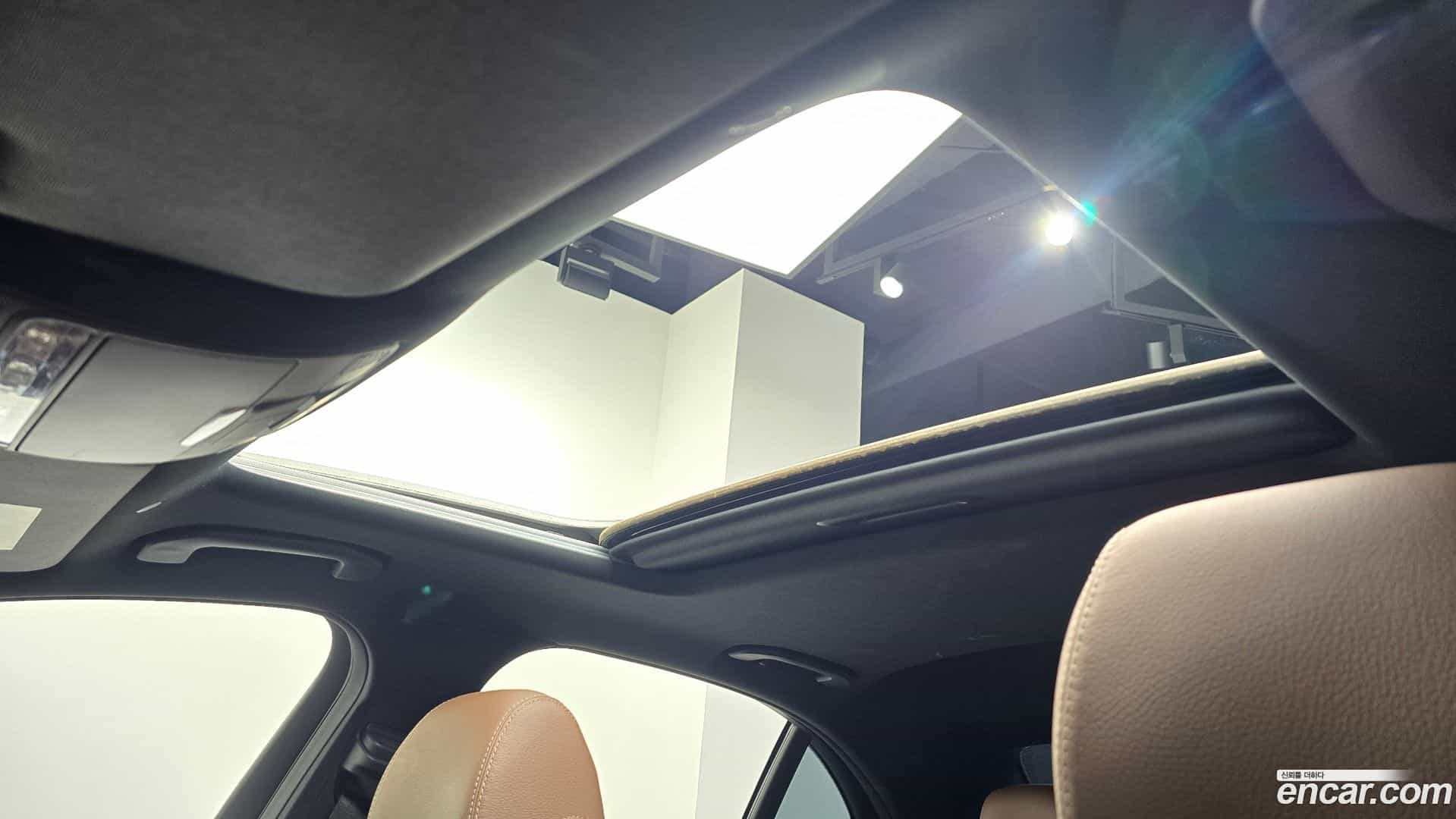 E-Class Mercedes-Benz 2022.5-OPTION-022