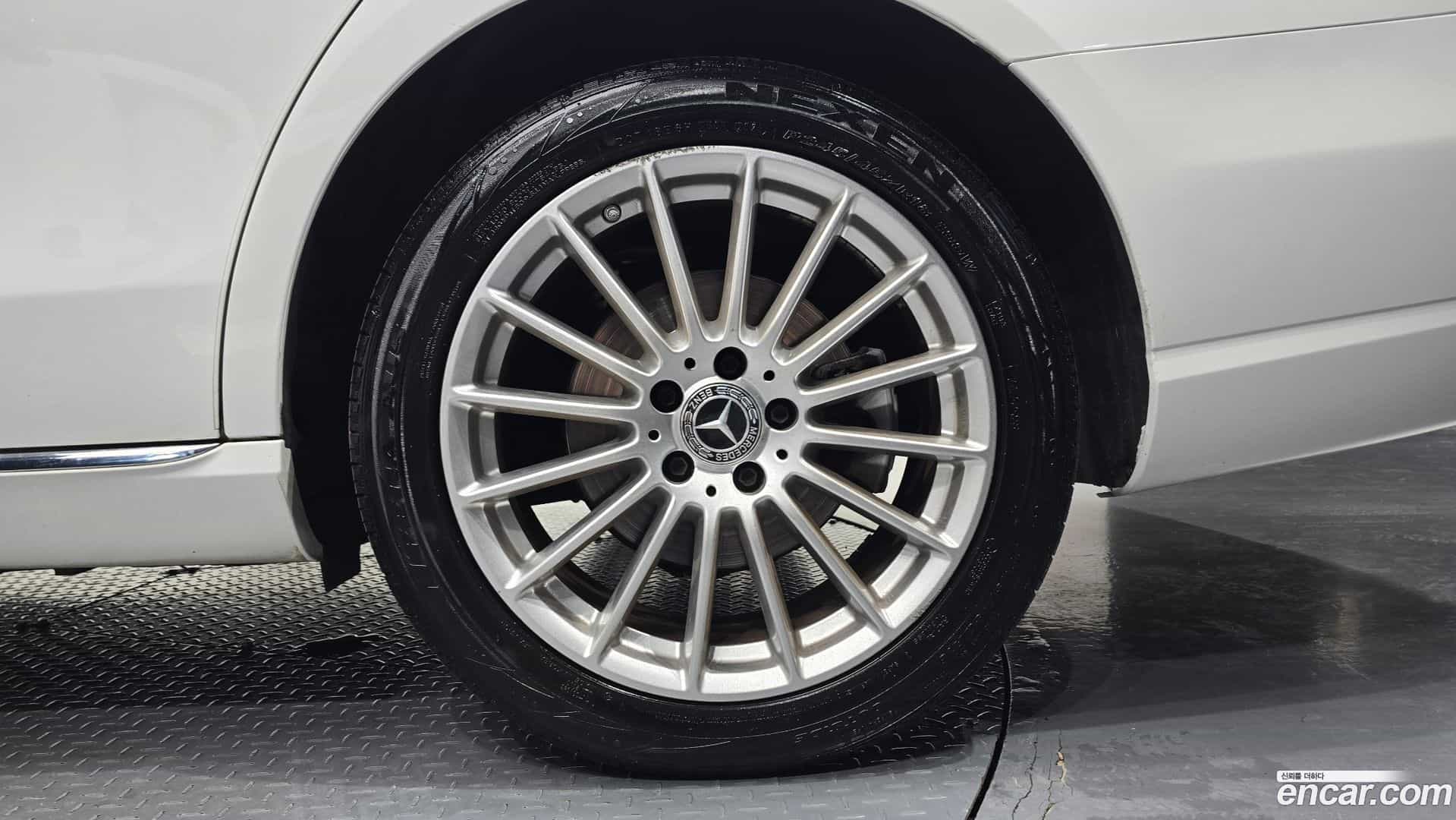 E-Class Mercedes-Benz 2022.5-OUTER-031