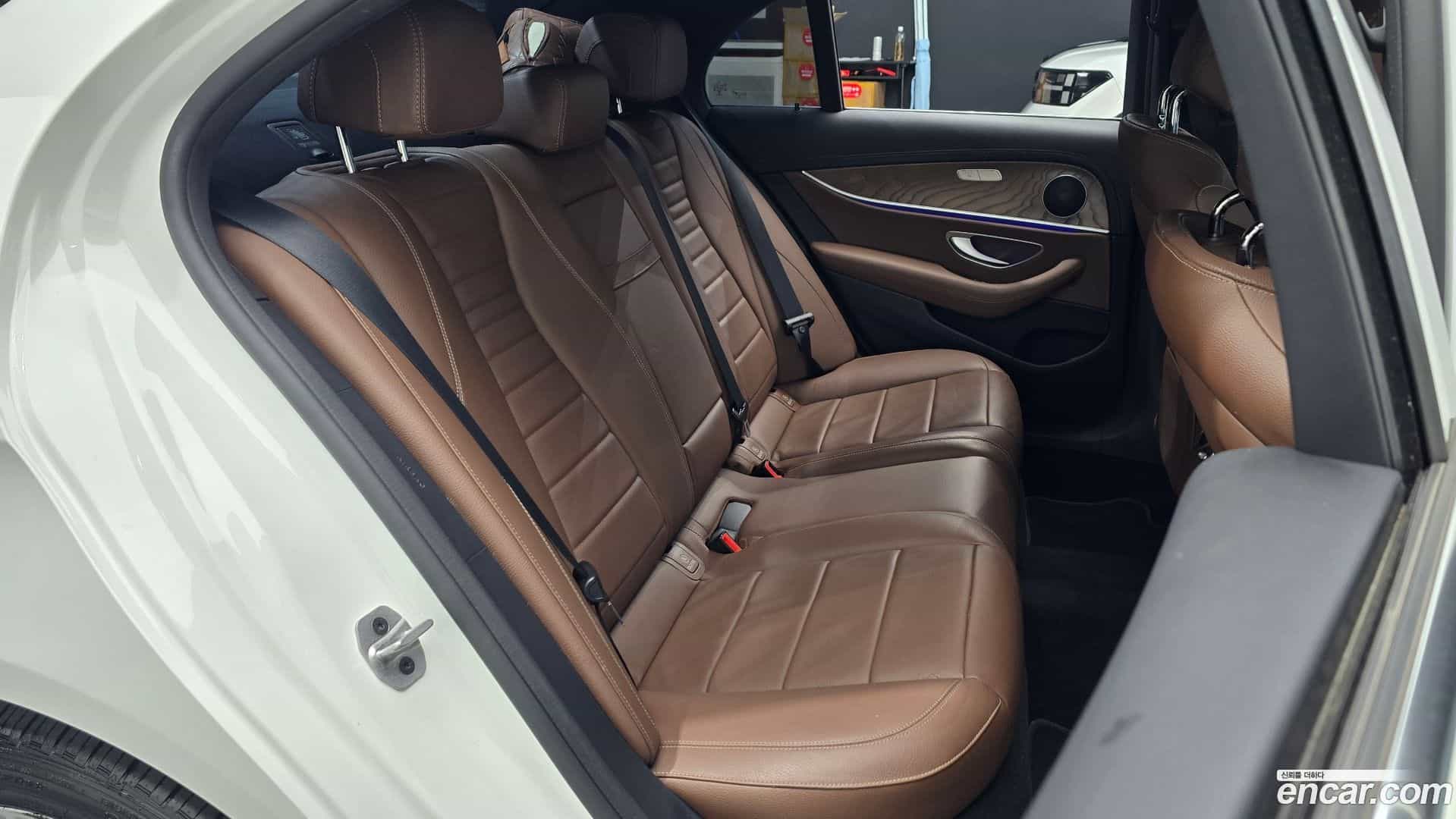 E-Class Mercedes-Benz 2022.5-INNER-036