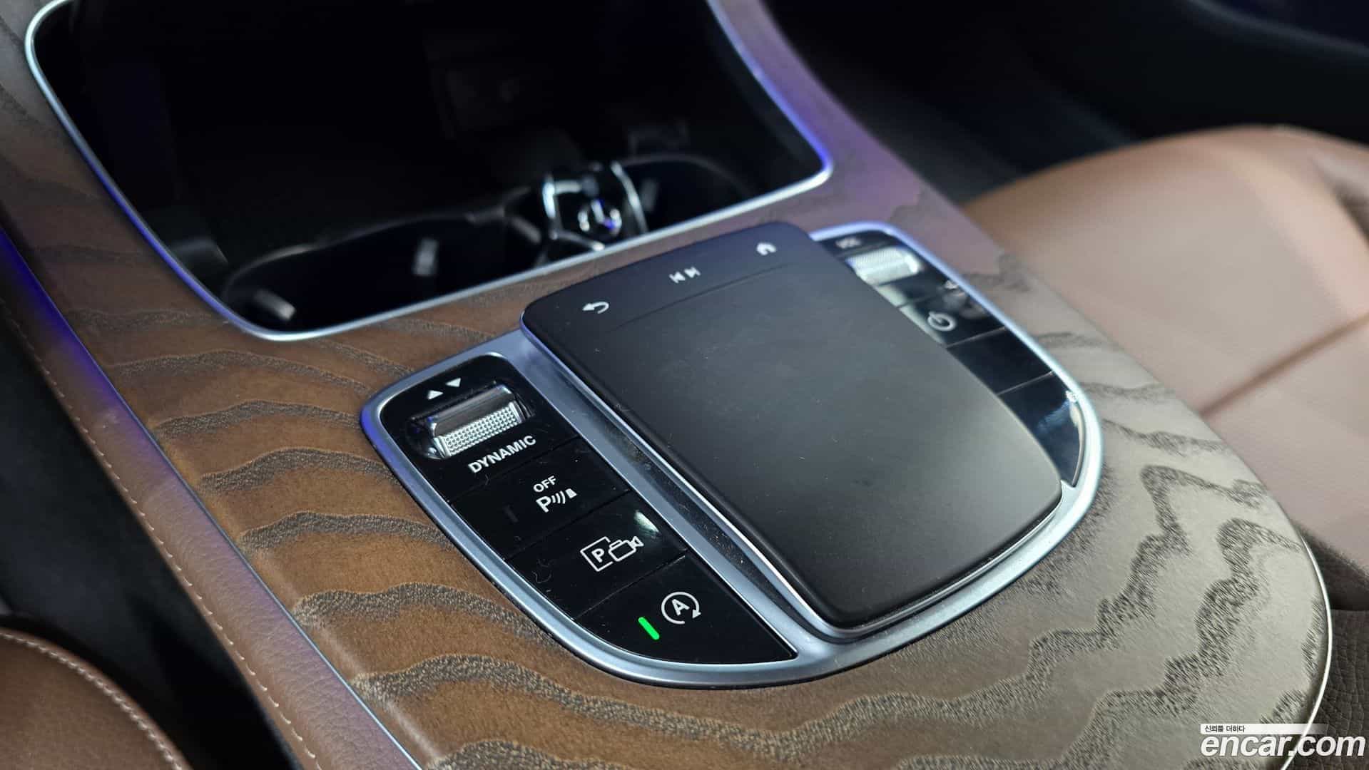E-Class Mercedes-Benz 2022.5-OPTION-042