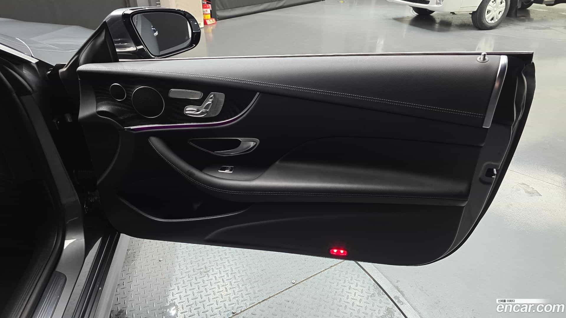 E-Class Mercedes-Benz 2017.7-INNER-035