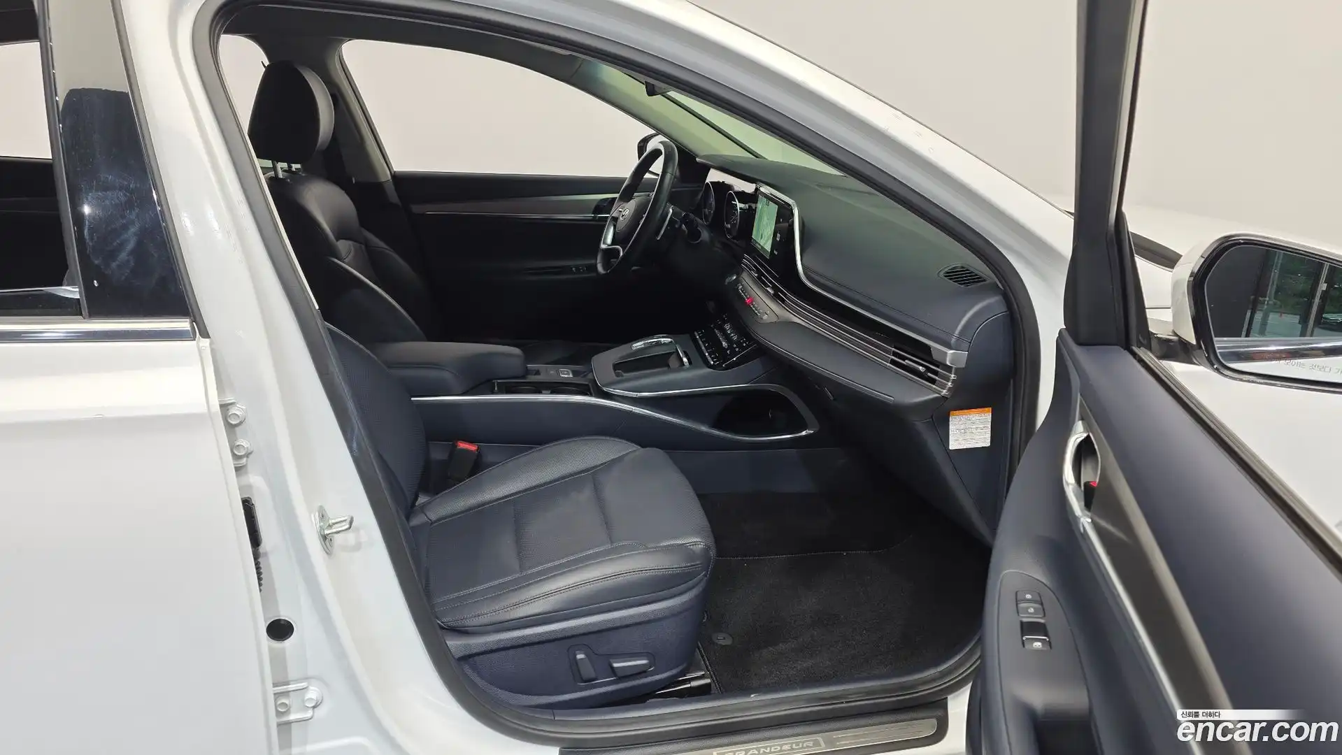 Grandeur Hyundai 2021.3-OPTION-015