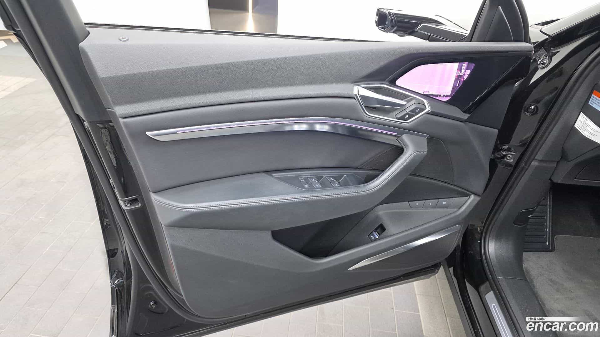 e-tron Audi 2023.2-INNER-034