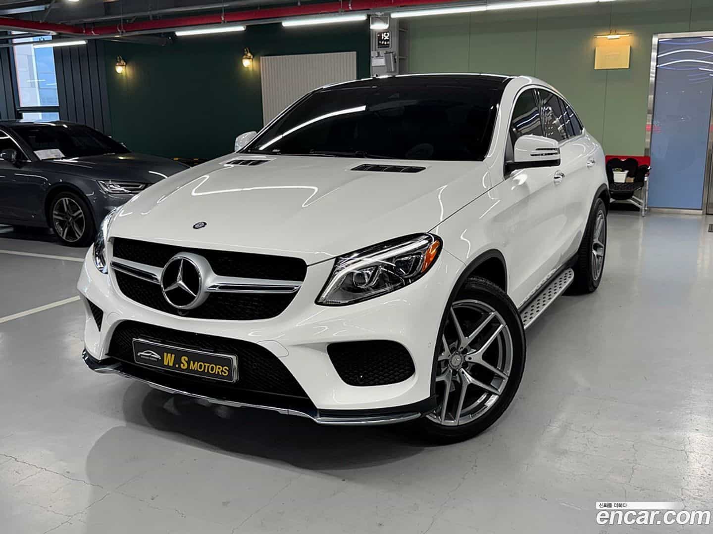 GLE-Class Mercedes-Benz 2017.3-OUTER-001