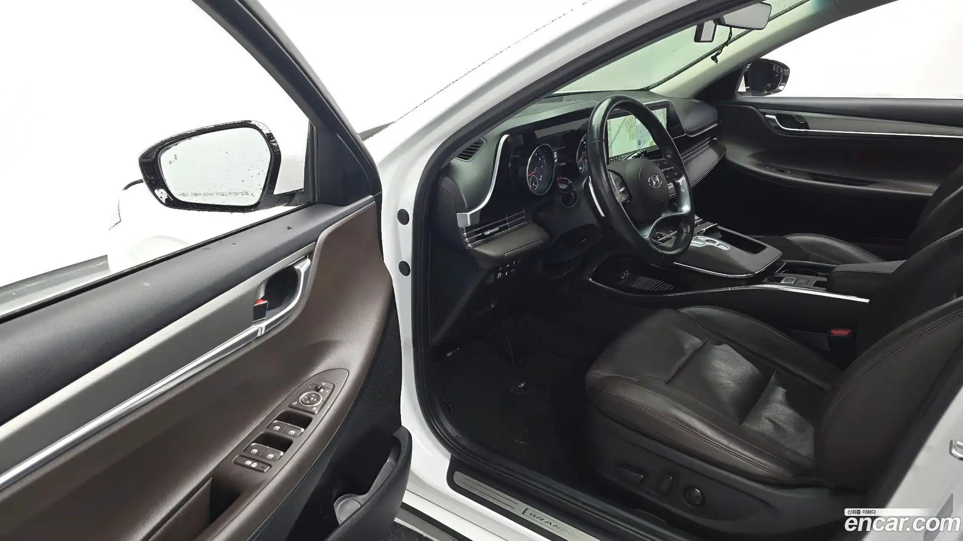 Grandeur Hyundai 2021.10-INNER-010