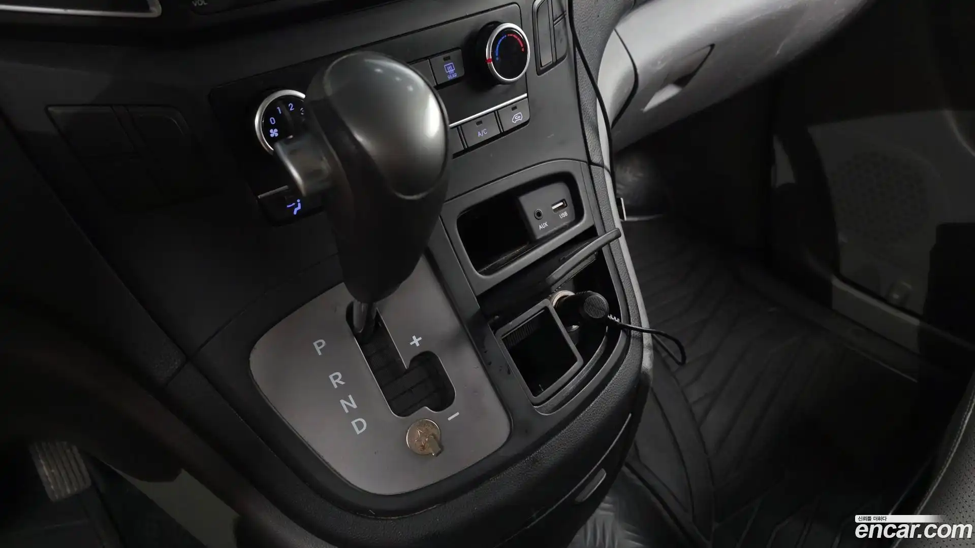 Starex Hyundai 2020.10-INNER-009