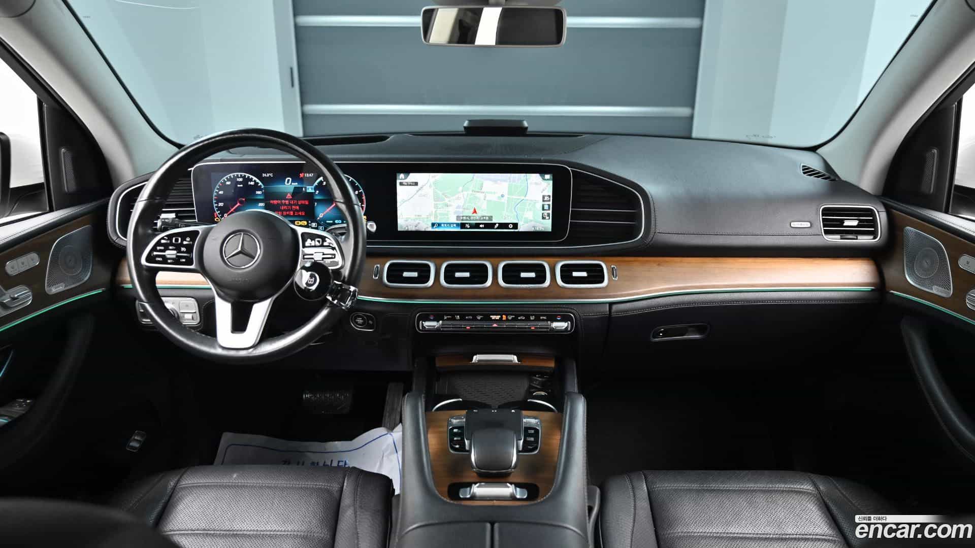 GLE-Class Mercedes-Benz 2019.11-INNER-007