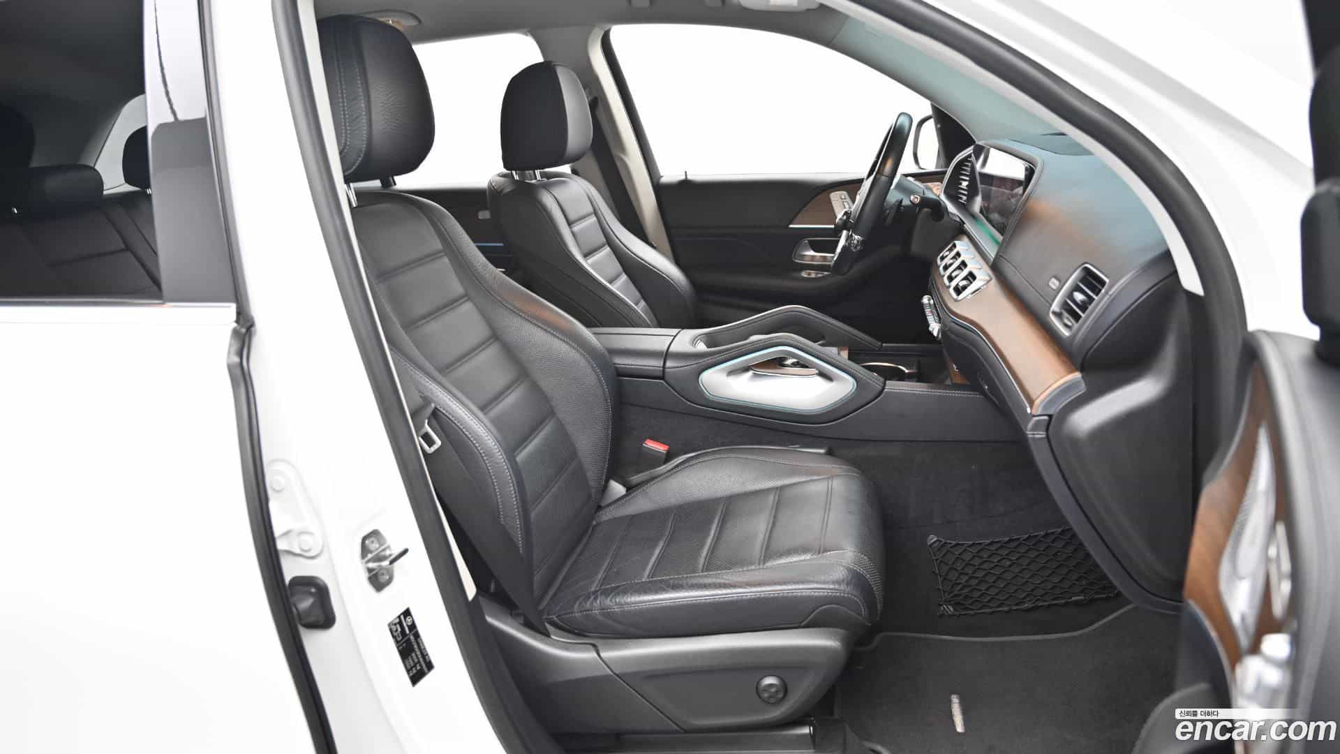 GLE-Class Mercedes-Benz 2019.11-INNER-010