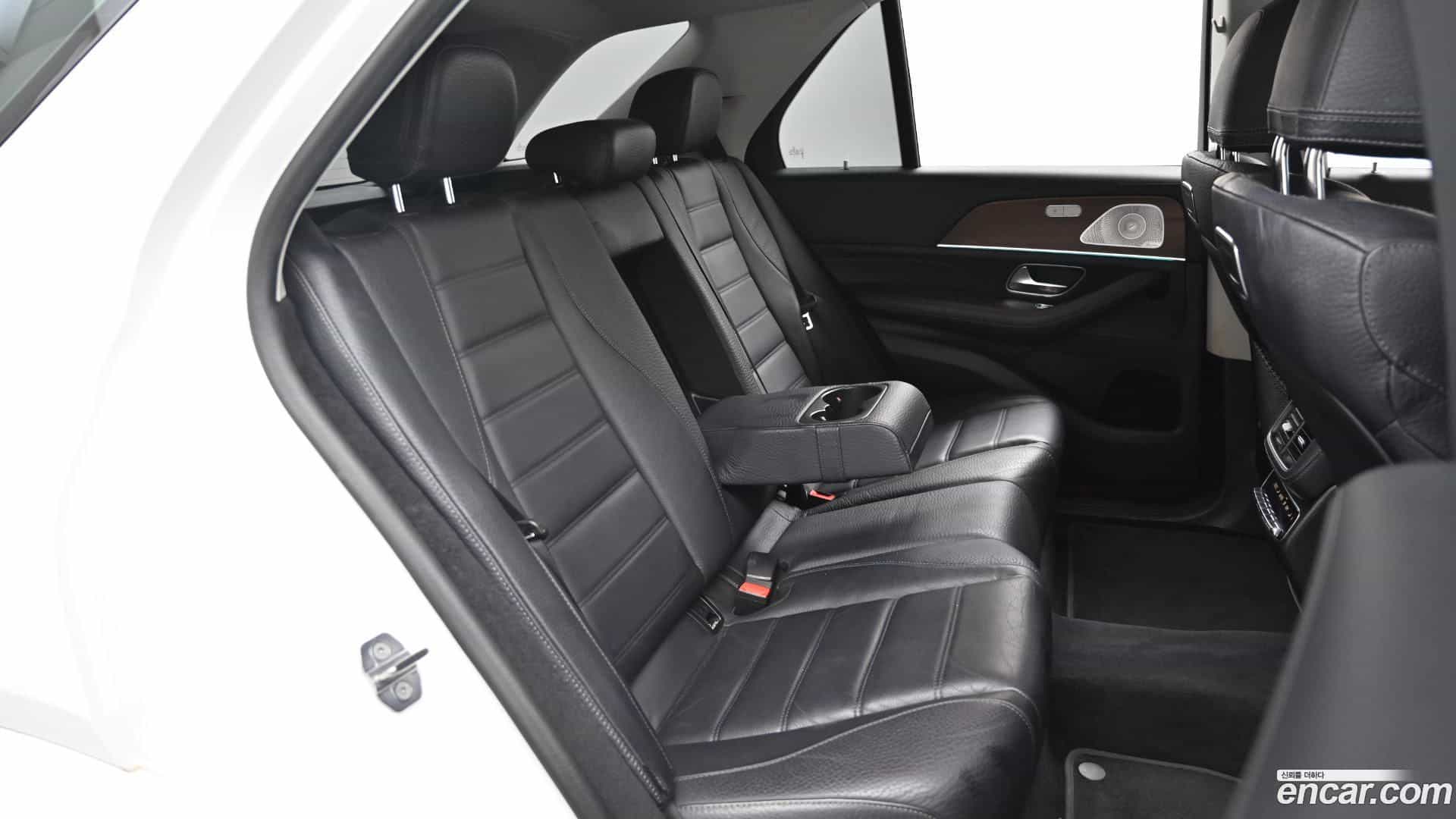 GLE-Class Mercedes-Benz 2019.11-OPTION-016