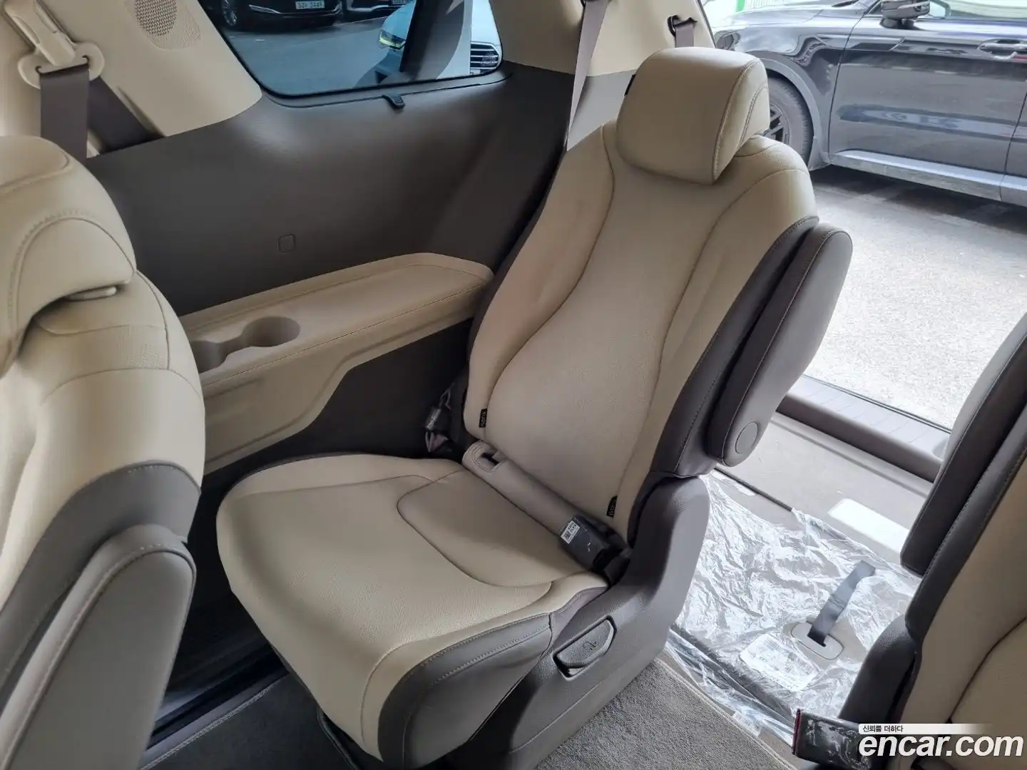 Canival Kia 2023.8-OPTION-017