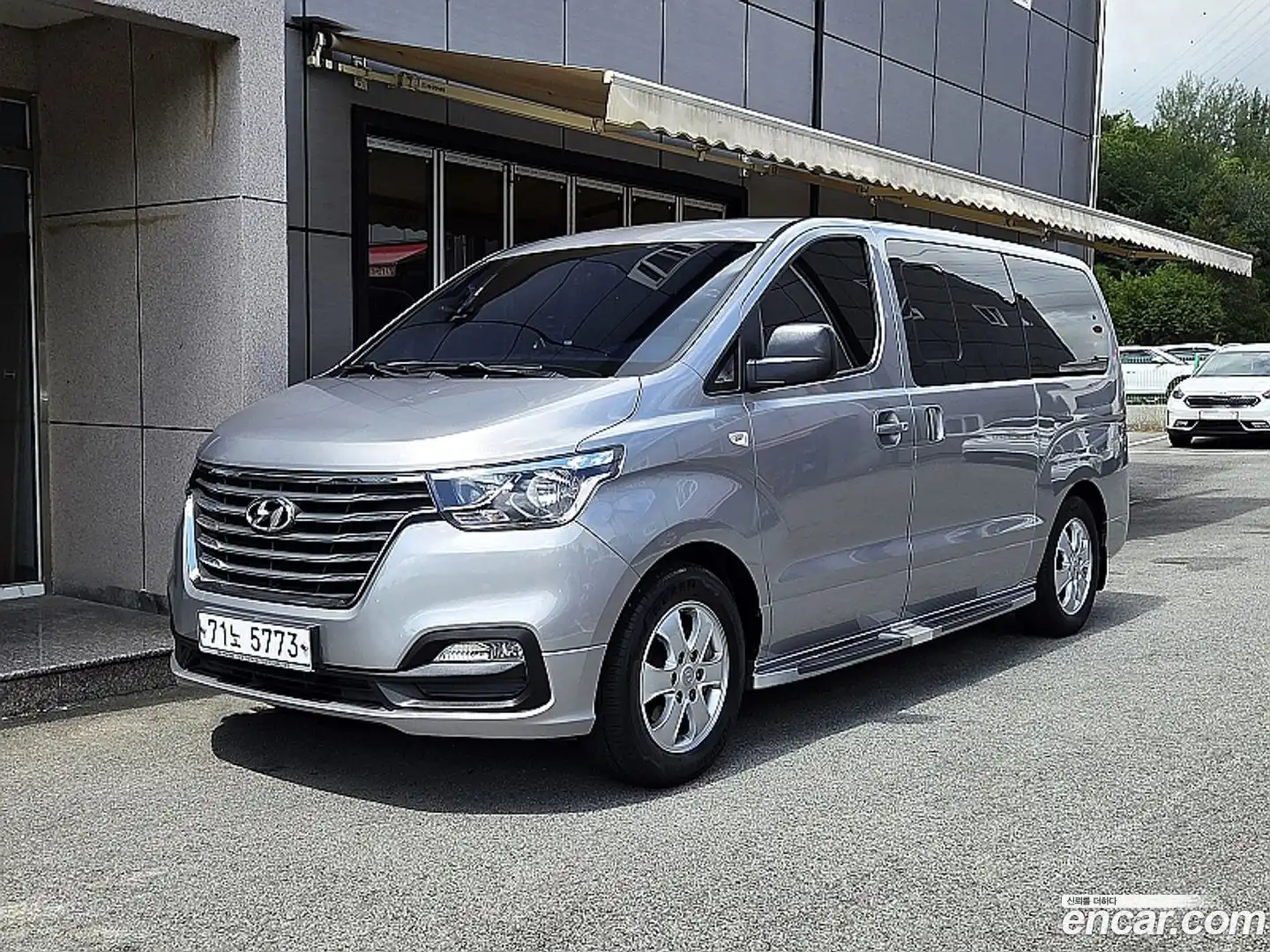 Starex Hyundai 2018.9-OUTER-001