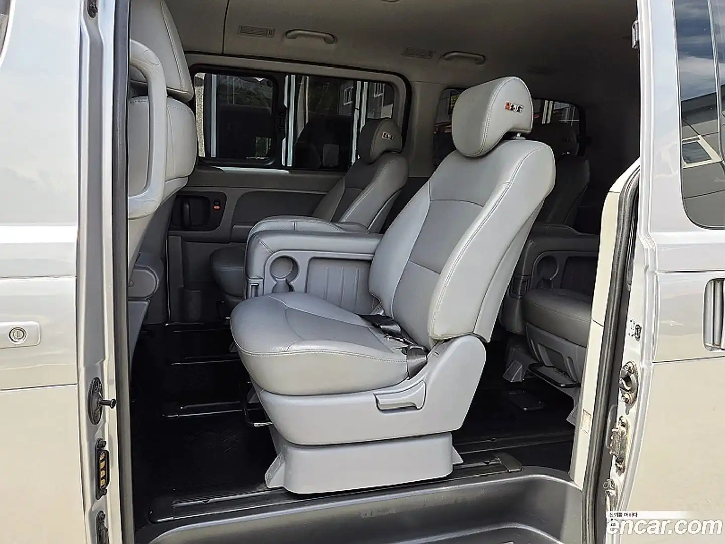 Starex Hyundai 2018.9-INNER-009