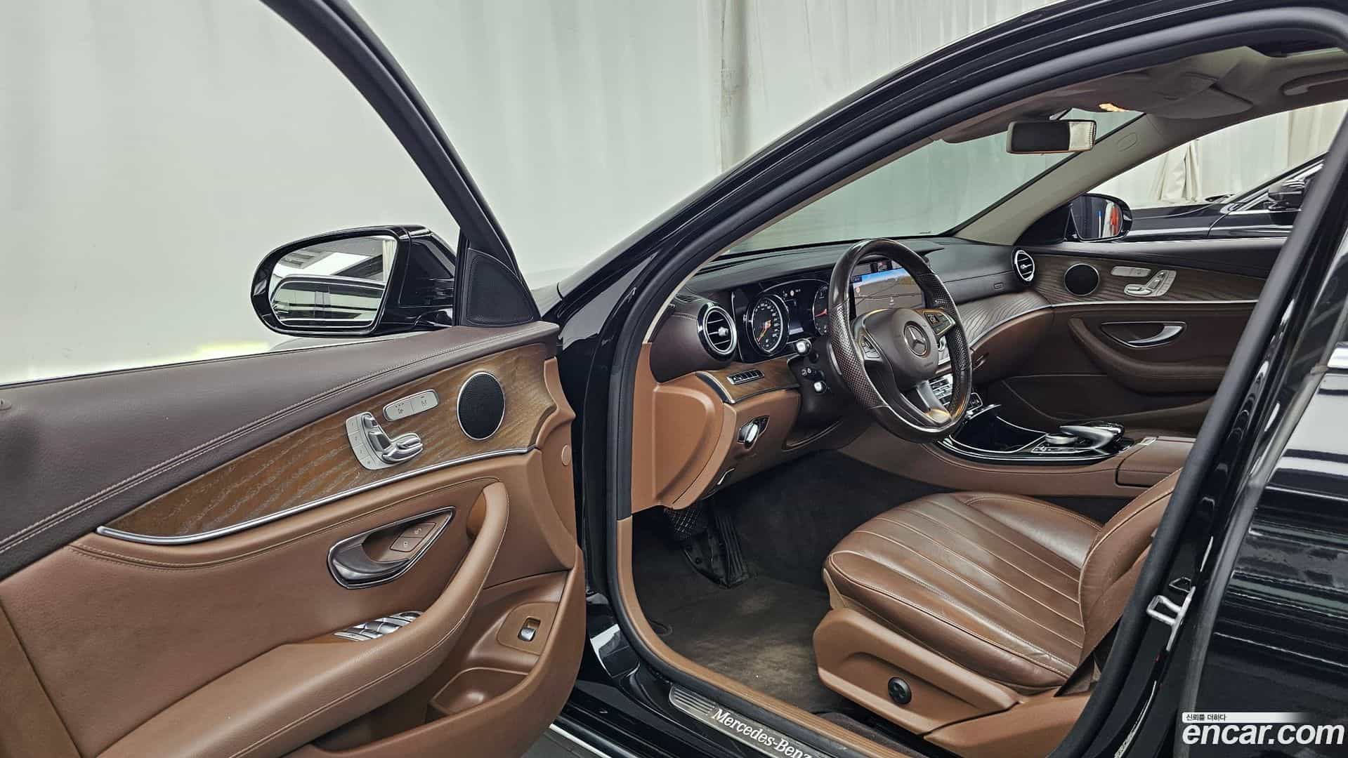 E-Class Mercedes-Benz 2018.3-INNER-010