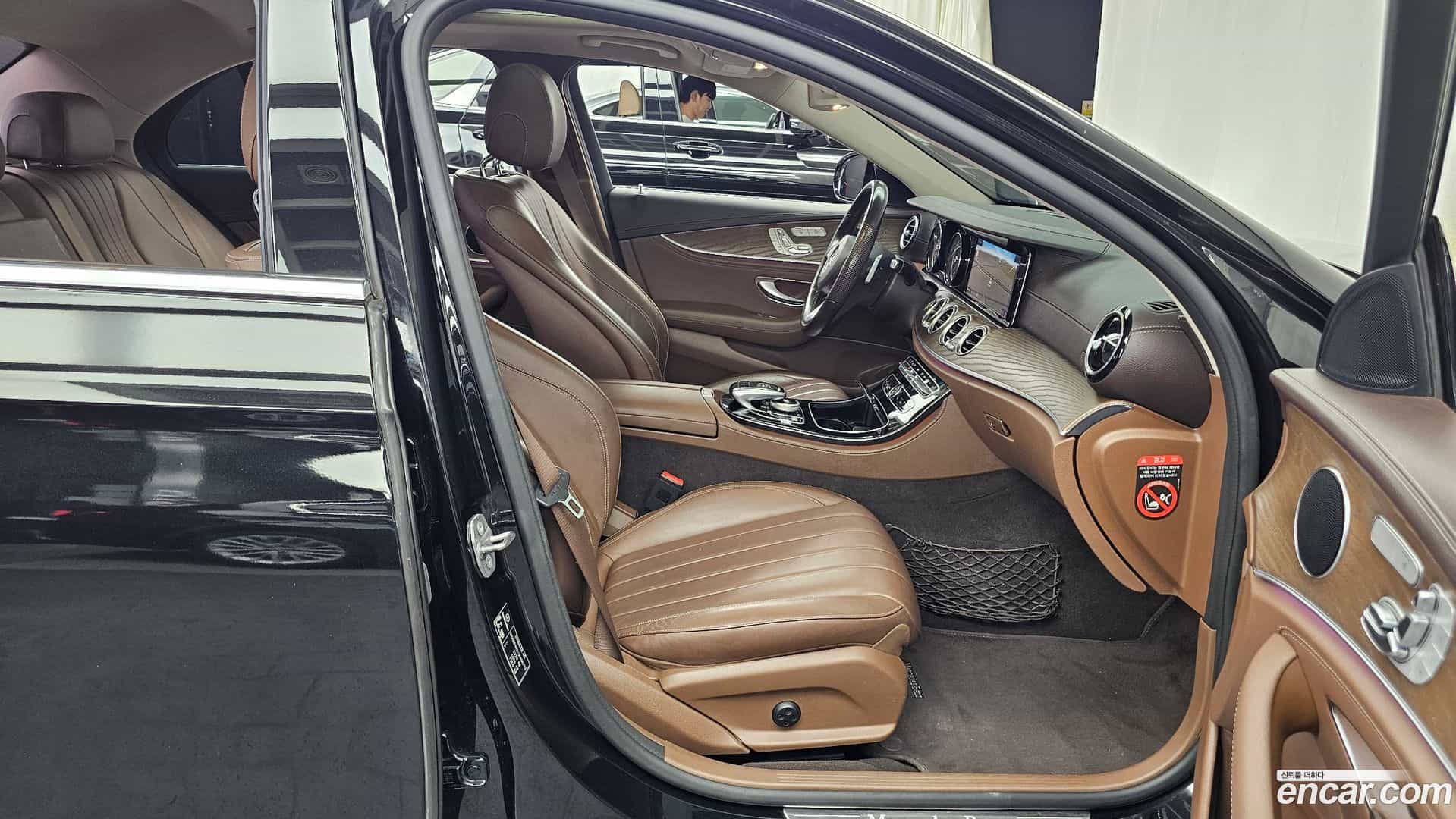 E-Class Mercedes-Benz 2018.3-OPTION-015