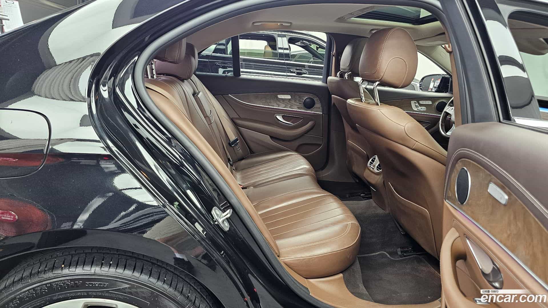 E-Class Mercedes-Benz 2018.3-OPTION-016