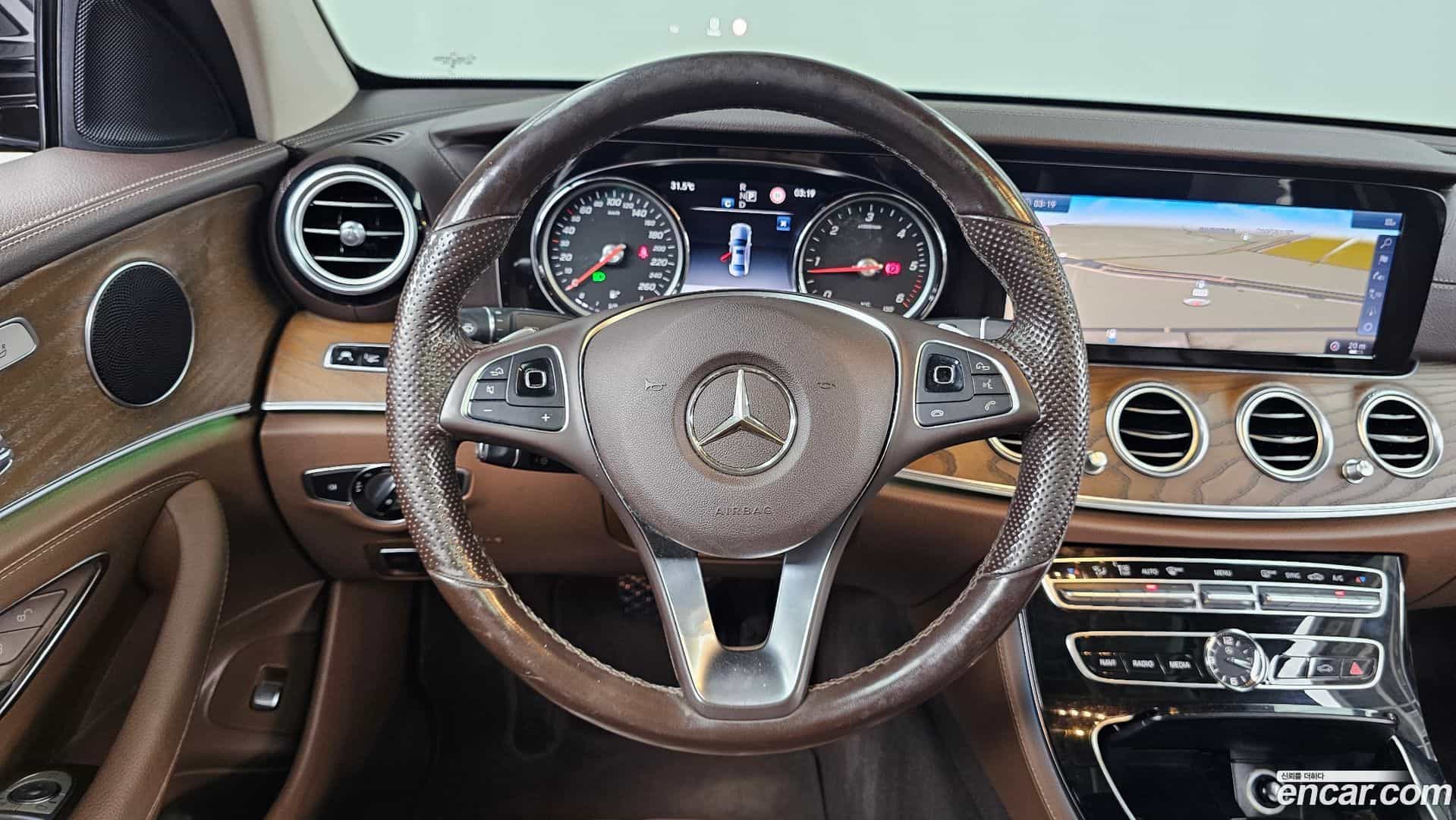 E-Class Mercedes-Benz 2018.3-OPTION-017