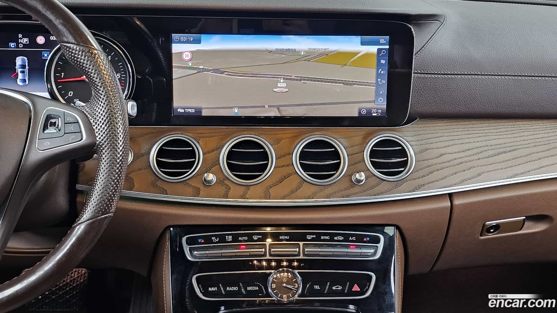 E-Class Mercedes-Benz 2018.3-OPTION-018