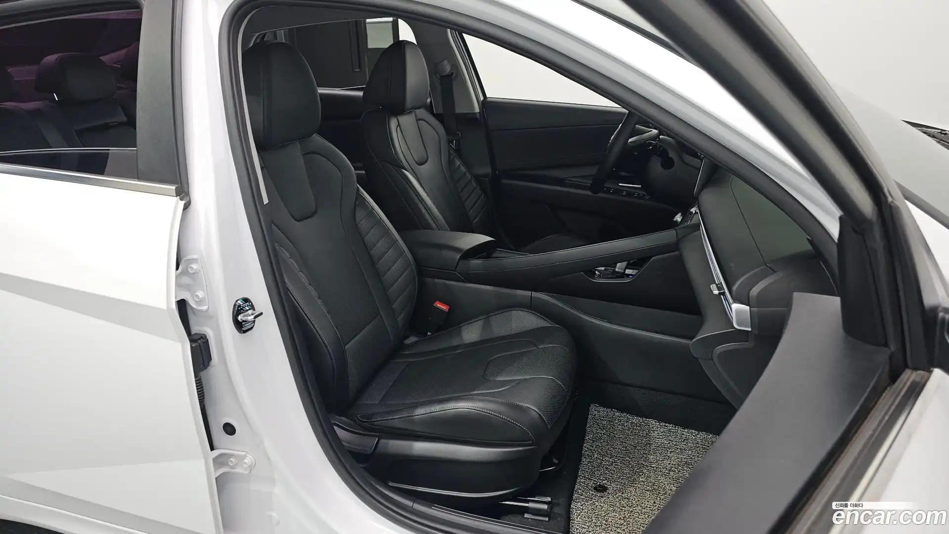 AVANTE Hyundai 2021.3-OPTION-015