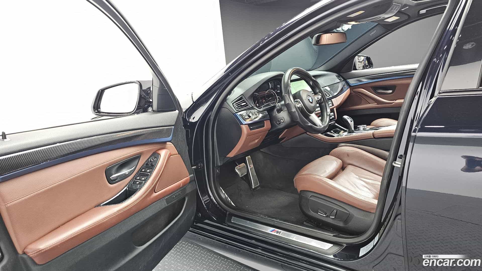 5-Series BMW 2014.3-INNER-010