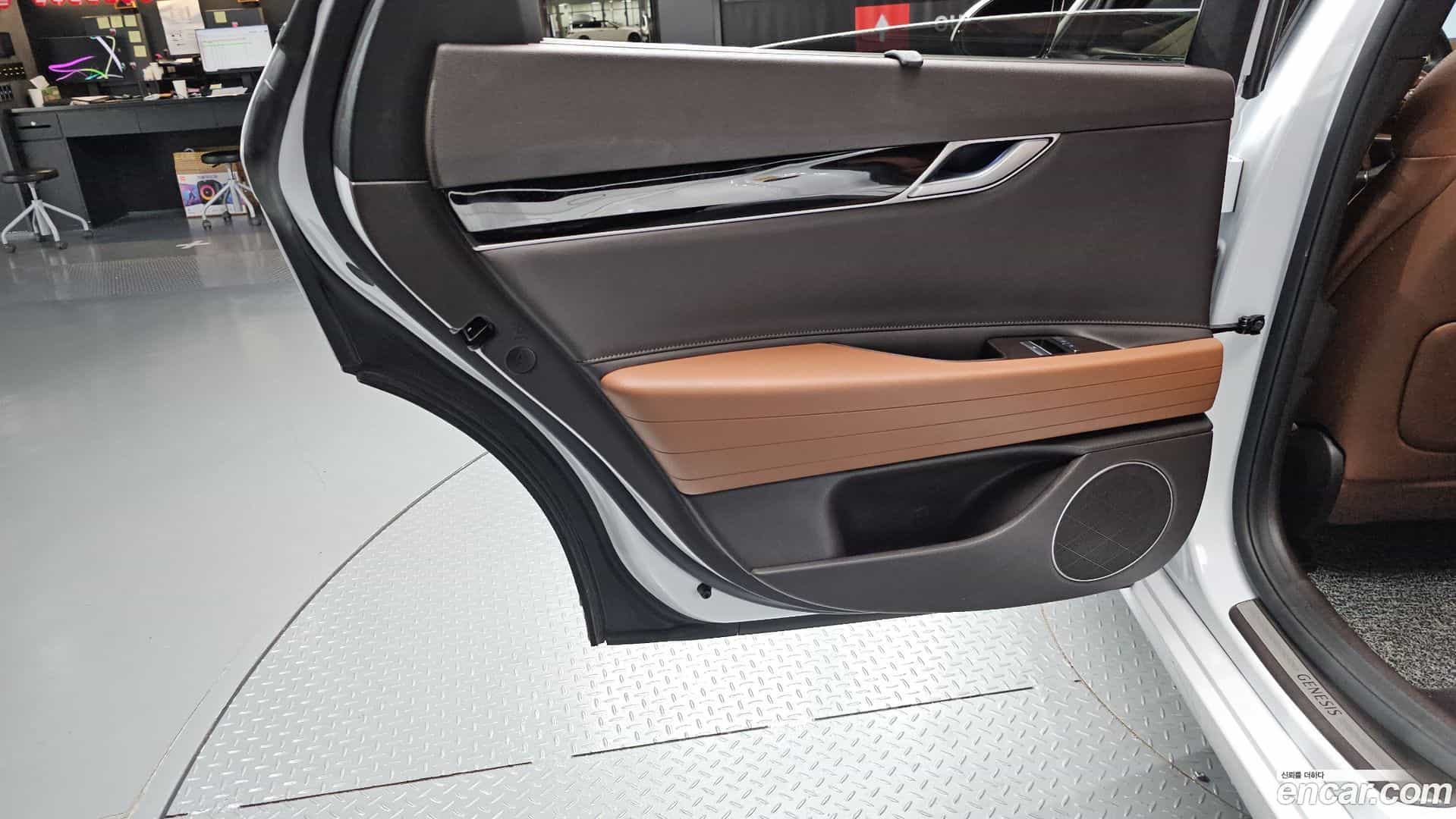 G80 Genesis 2023.6-INNER-035