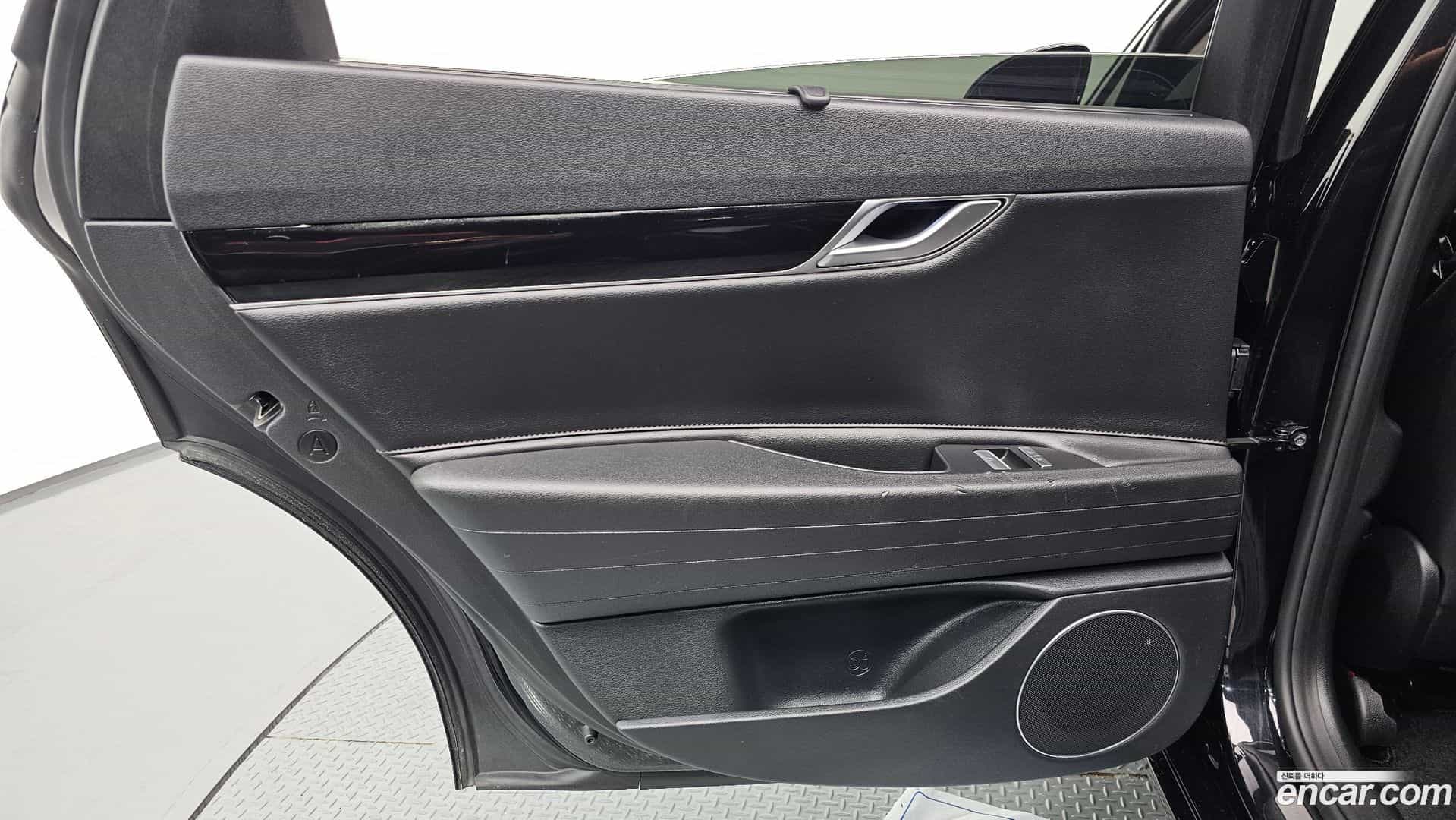 G80 Genesis 2022.8-INNER-035