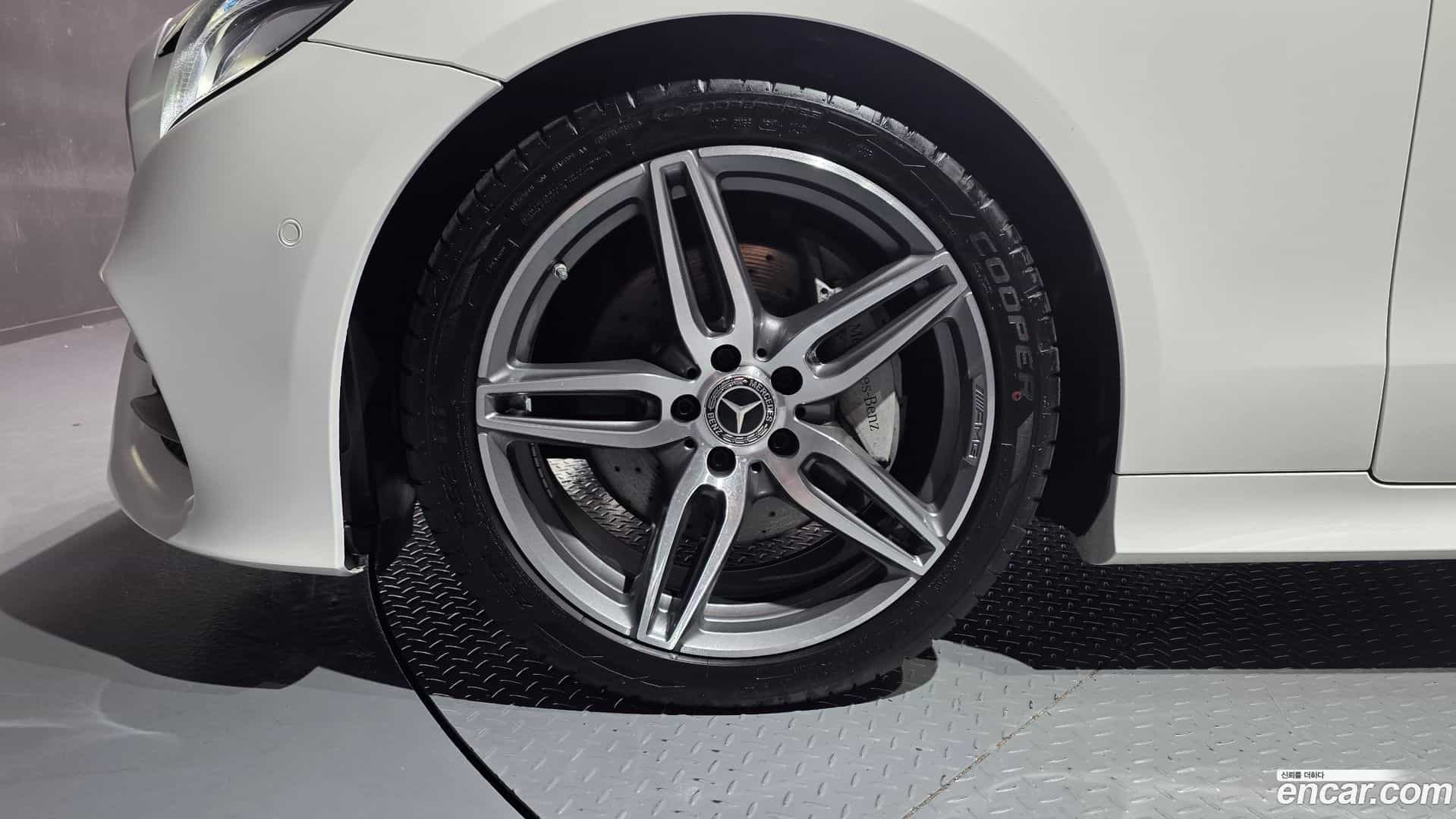 E-Class Mercedes-Benz 2020.9-OUTER-005