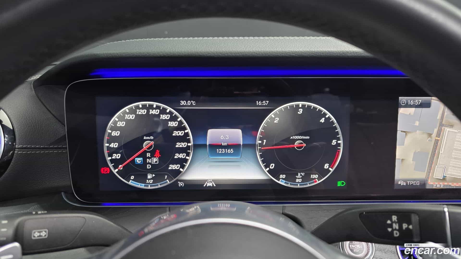 E-Class Mercedes-Benz 2020.9-INNER-008