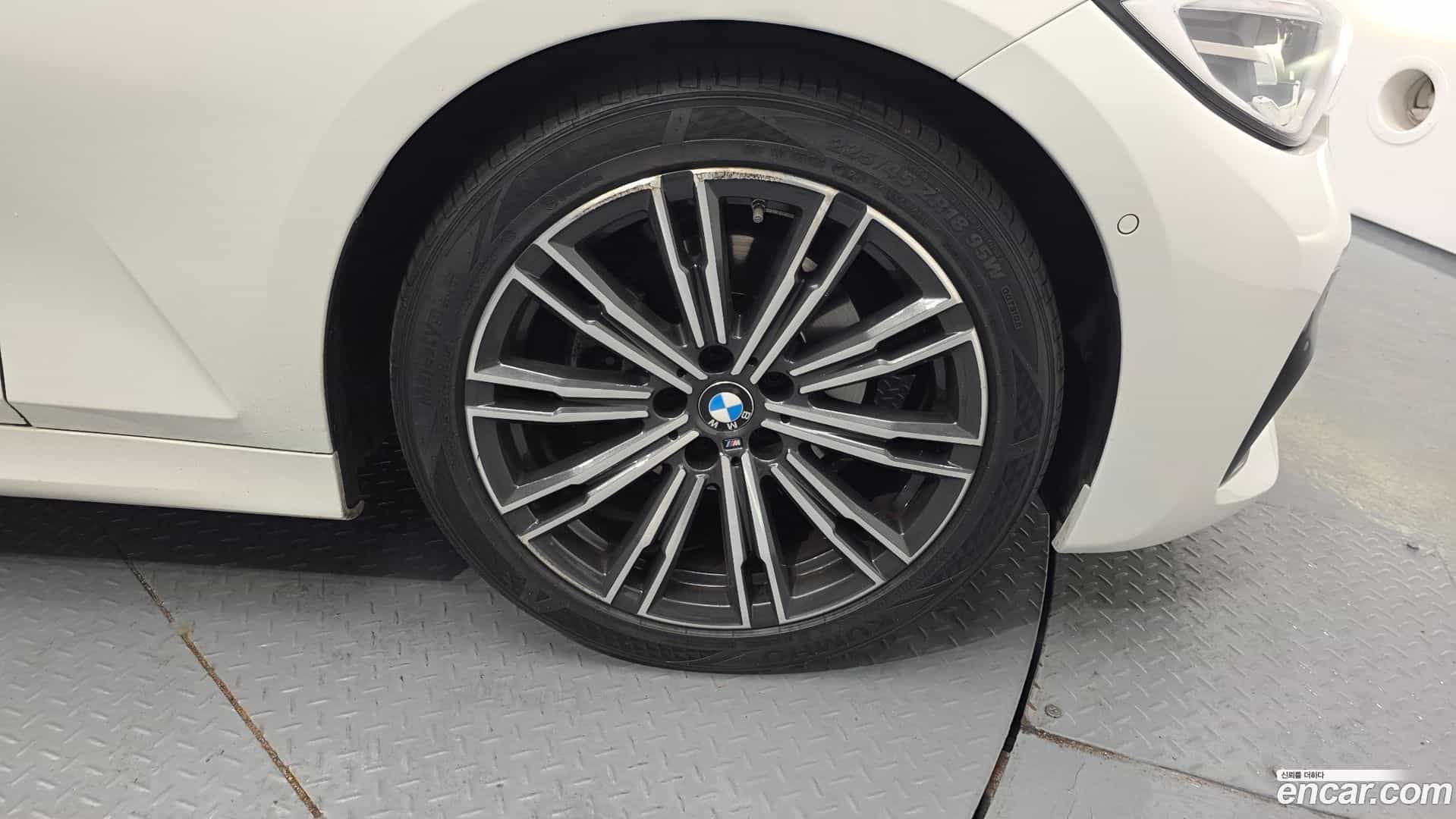 3-Series BMW 2021.4-OUTER-031