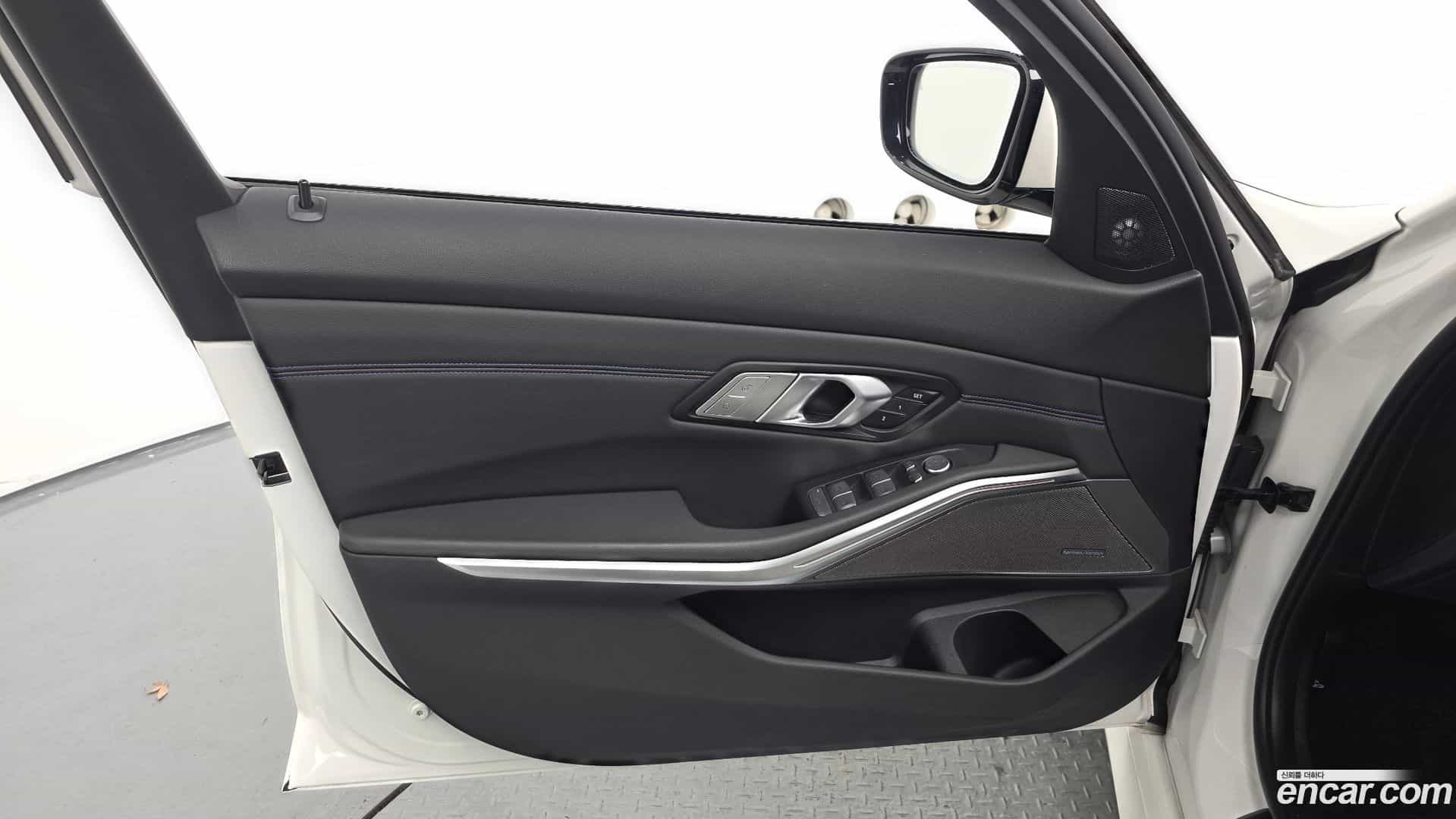 3-Series BMW 2021.4-INNER-034