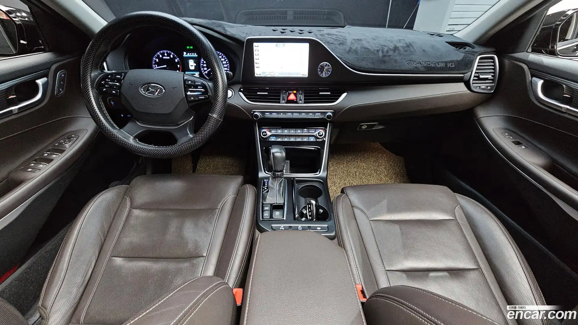 Grandeur Hyundai 2017.10-INNER-007