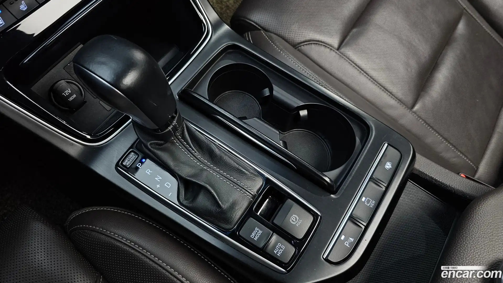 Grandeur Hyundai 2017.10-INNER-009