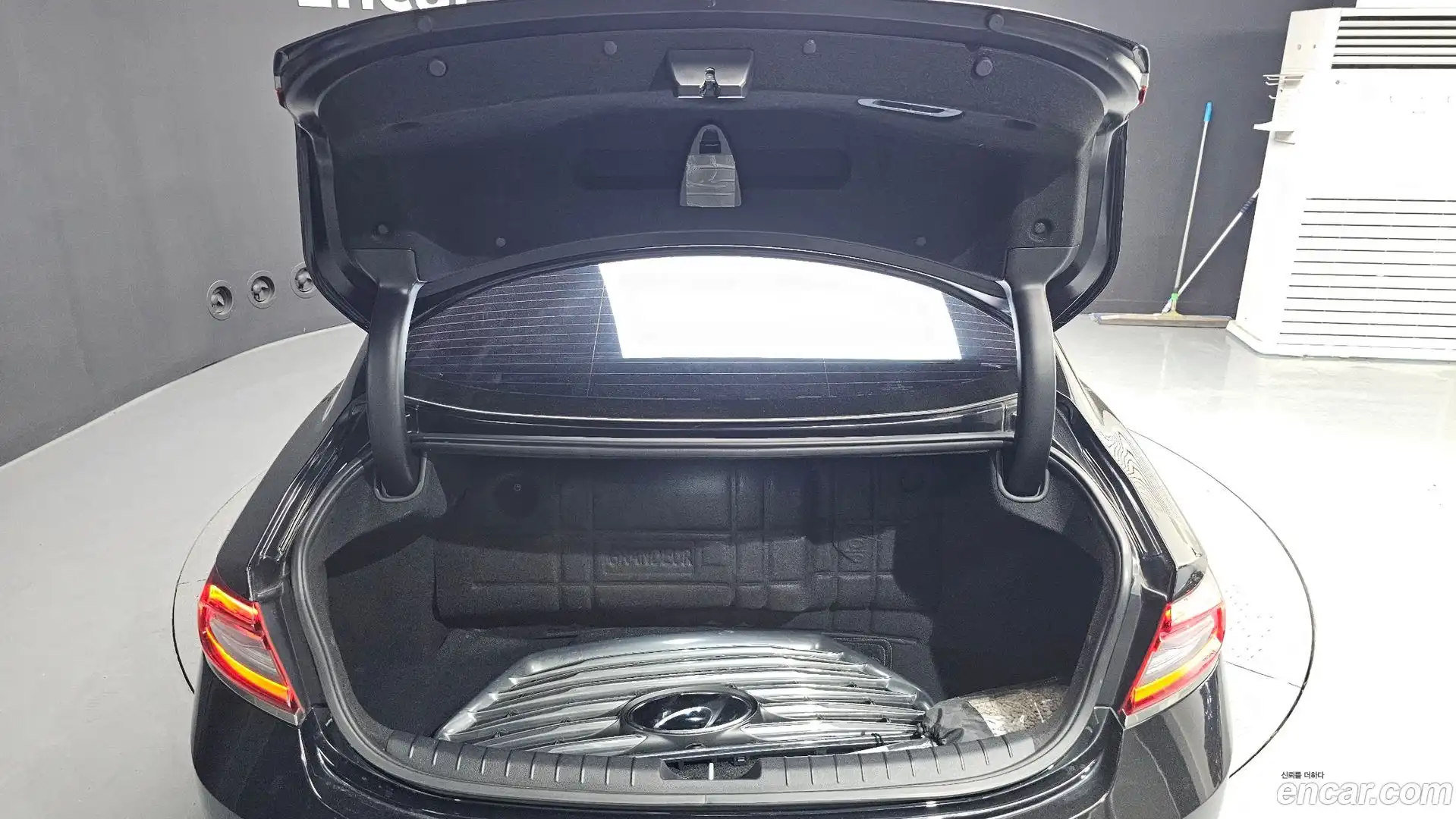 Grandeur Hyundai 2017.10-OPTION-024