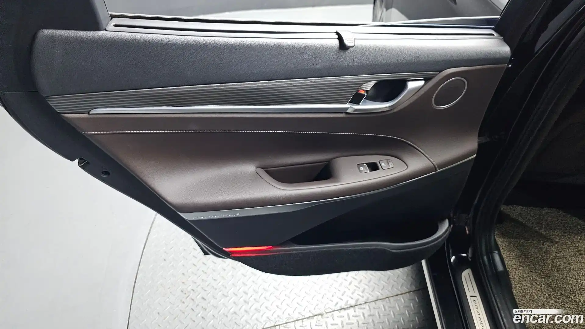 Grandeur Hyundai 2017.10-INNER-035