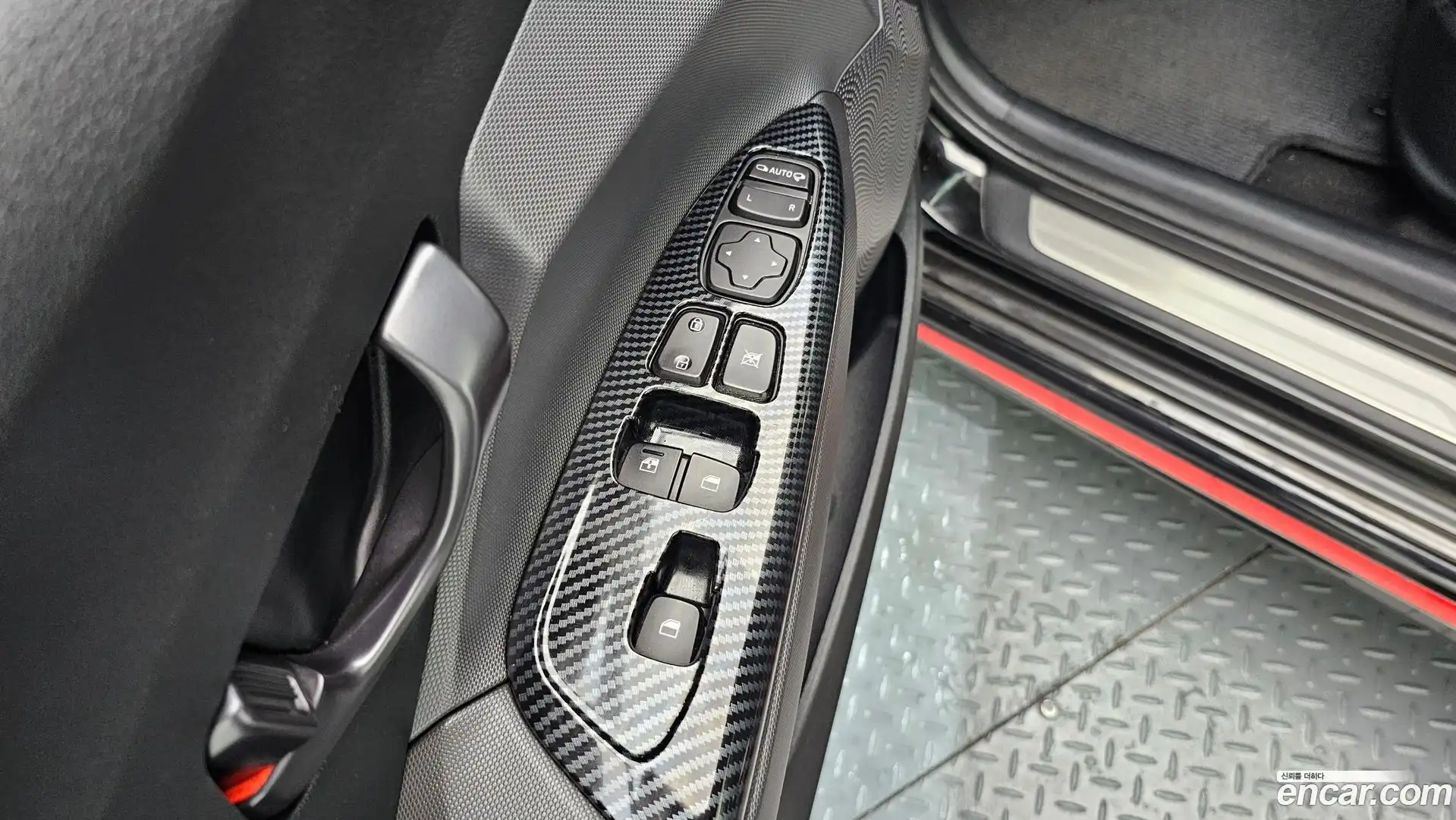 Veloster Hyundai 2018.11-OPTION-020