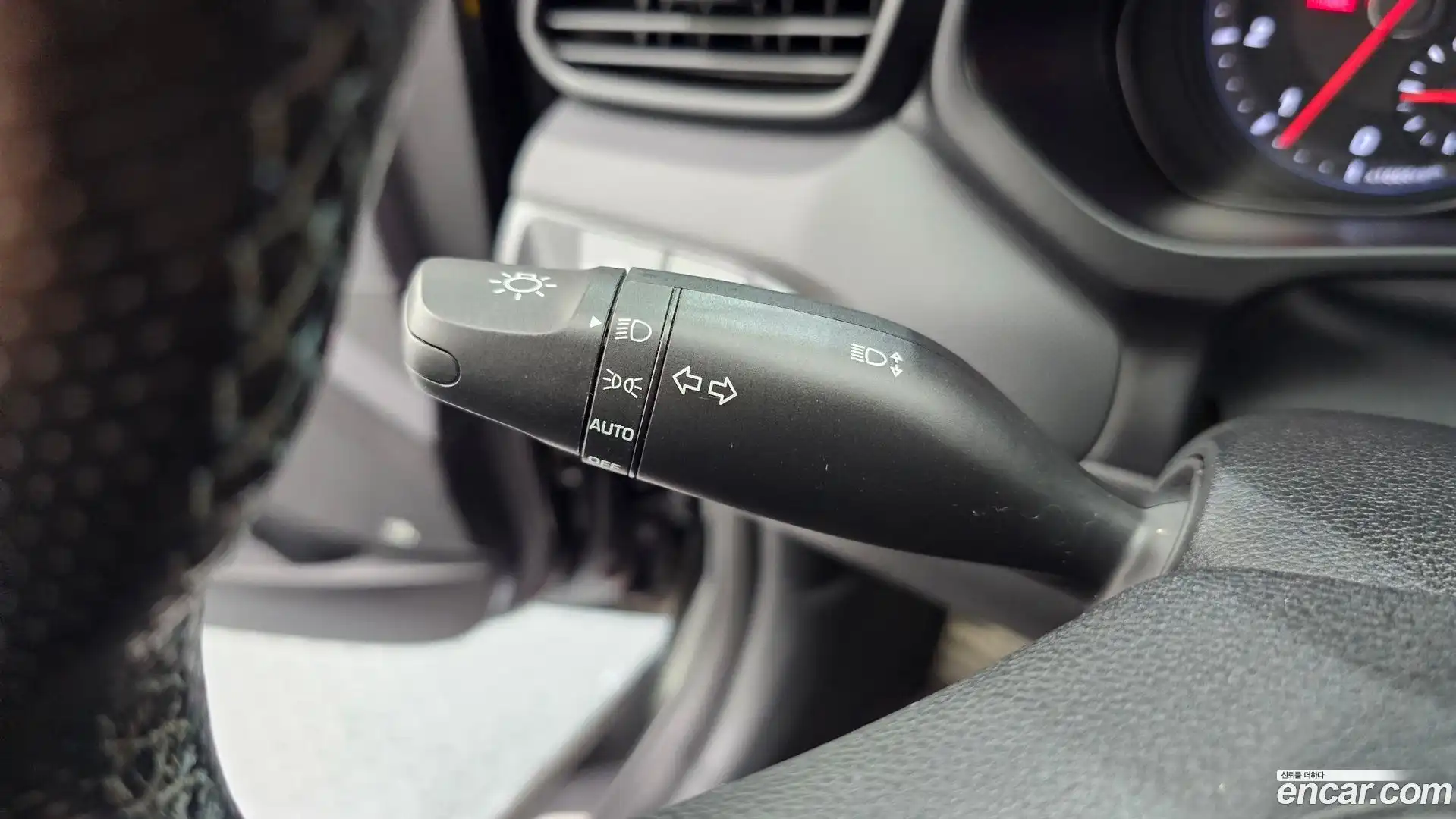 Veloster Hyundai 2018.11-OPTION-021