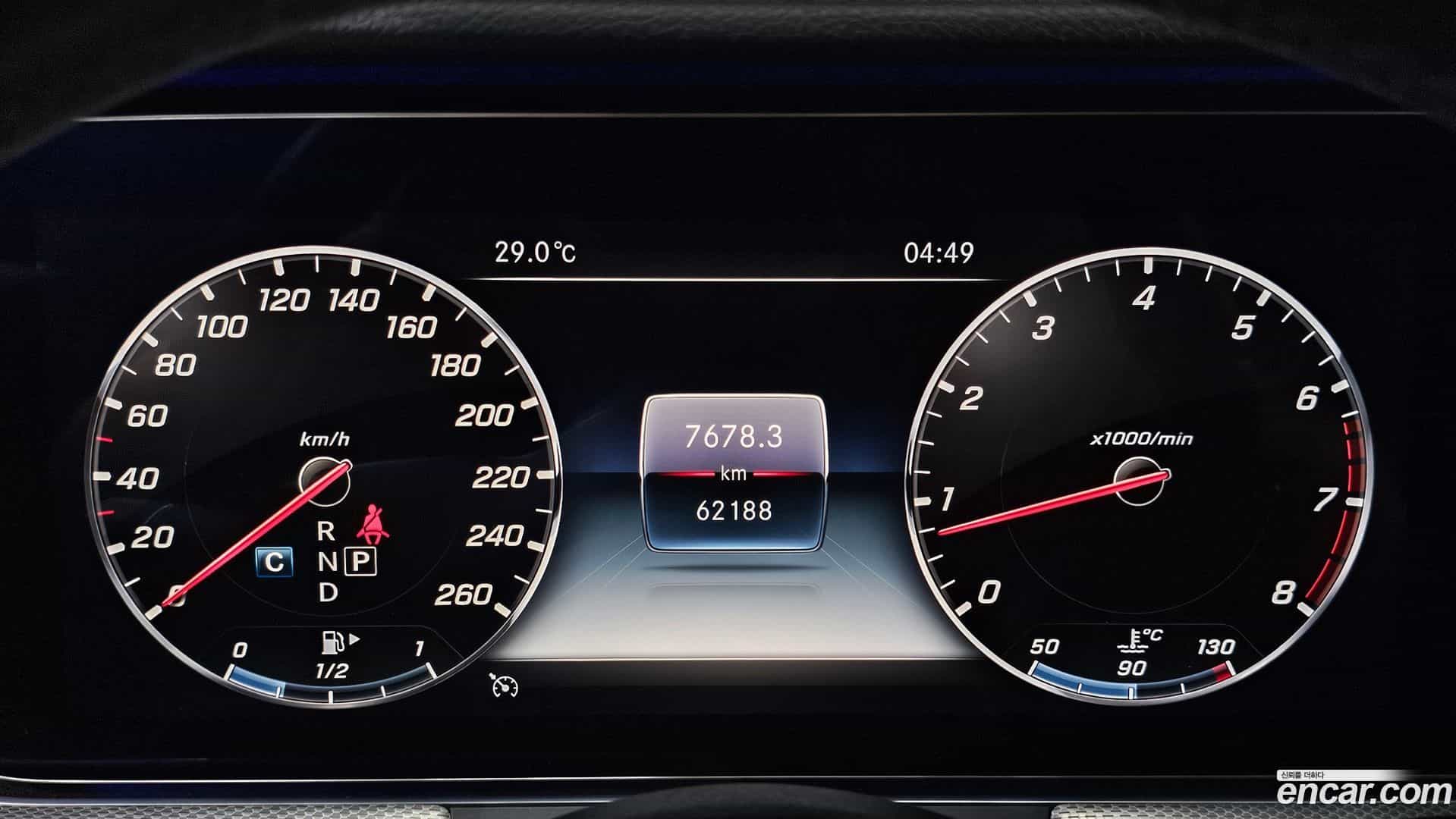 E-Class Mercedes-Benz 2019.9-INNER-008