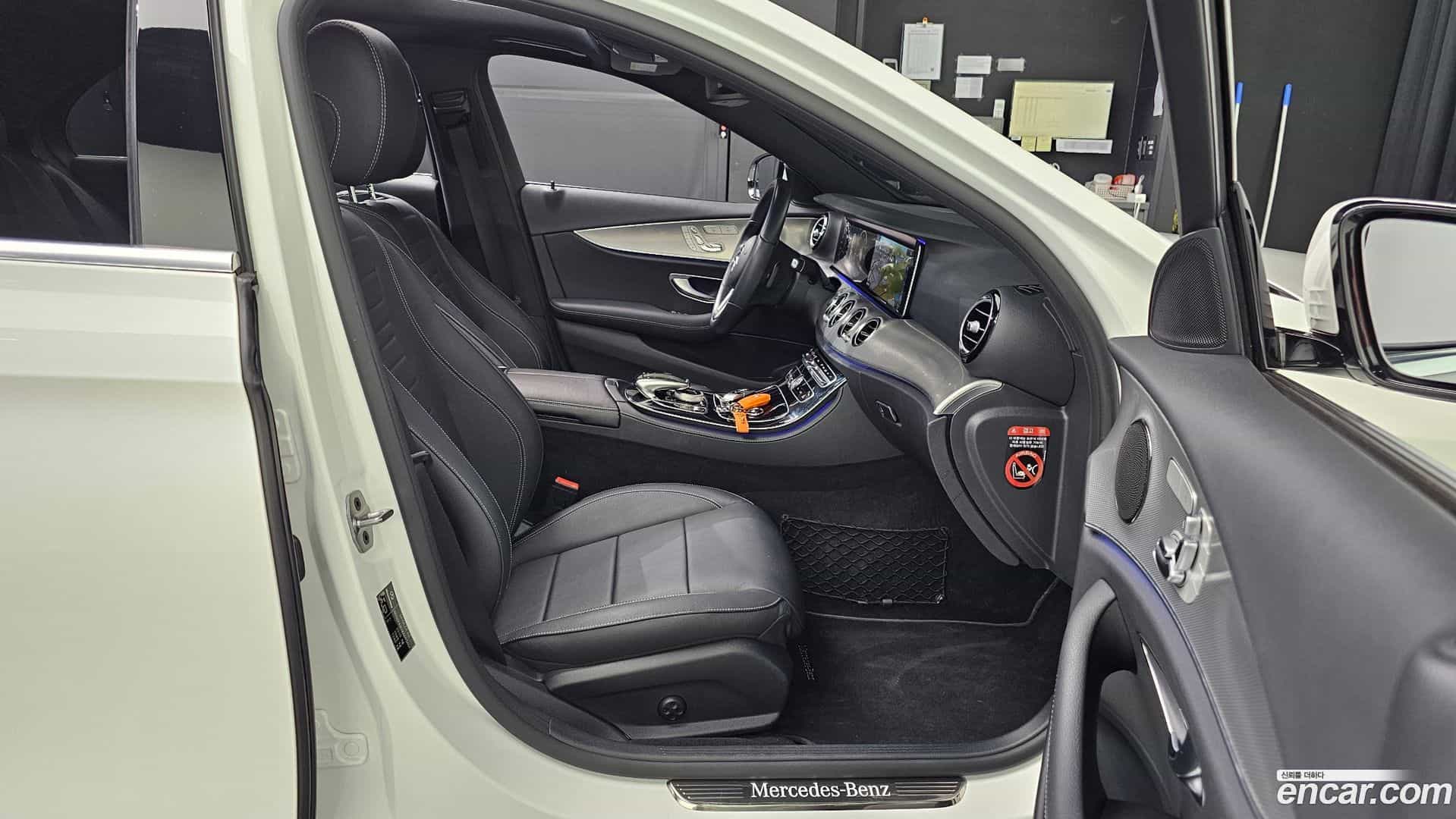 E-Class Mercedes-Benz 2019.9-OPTION-016