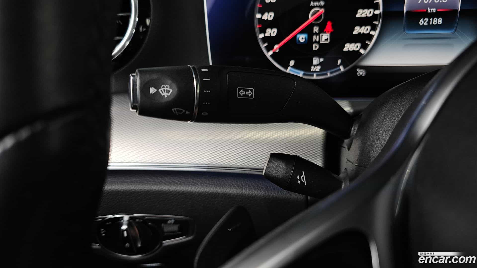 E-Class Mercedes-Benz 2019.9-OPTION-017