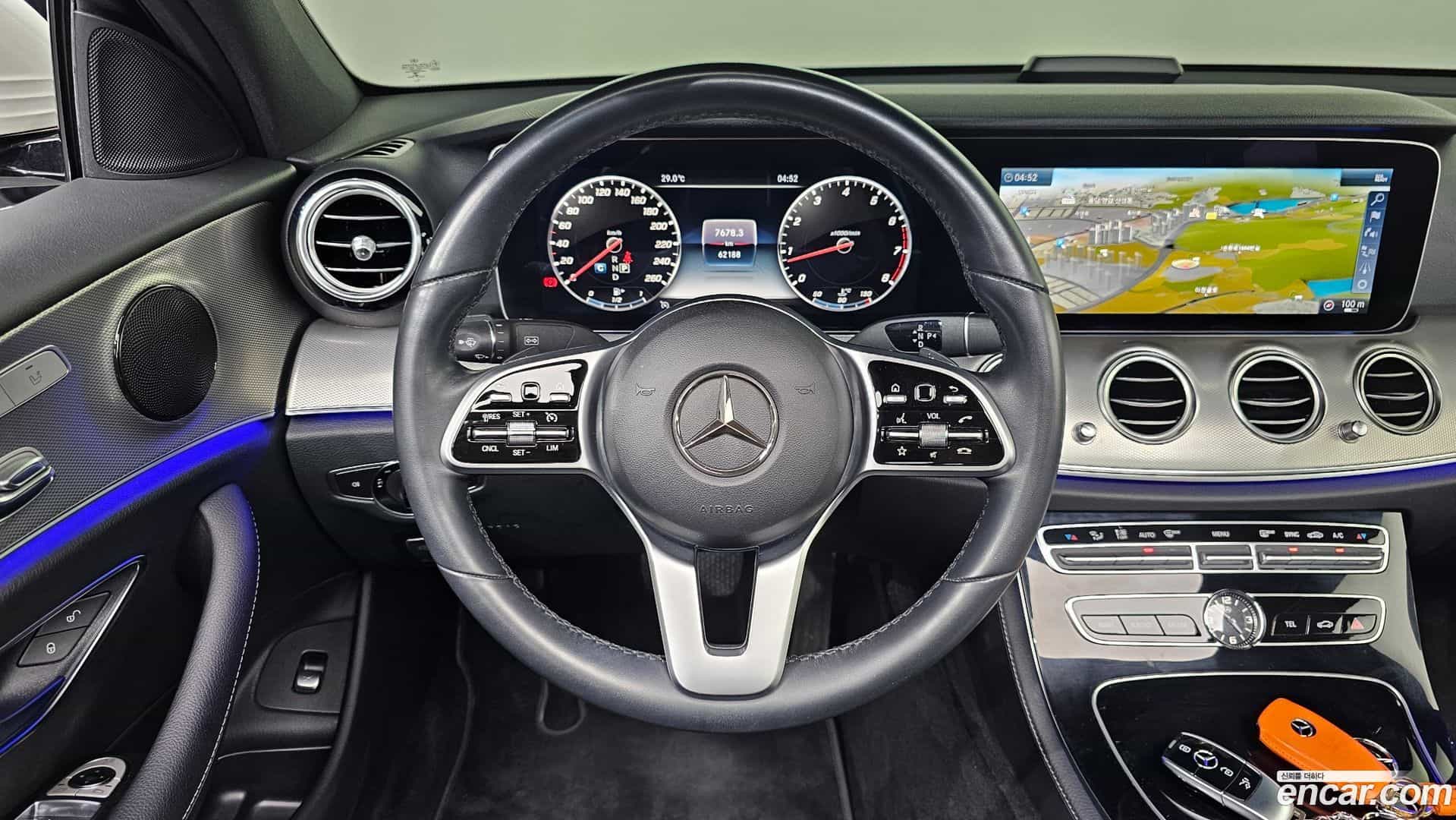 E-Class Mercedes-Benz 2019.9-OPTION-018