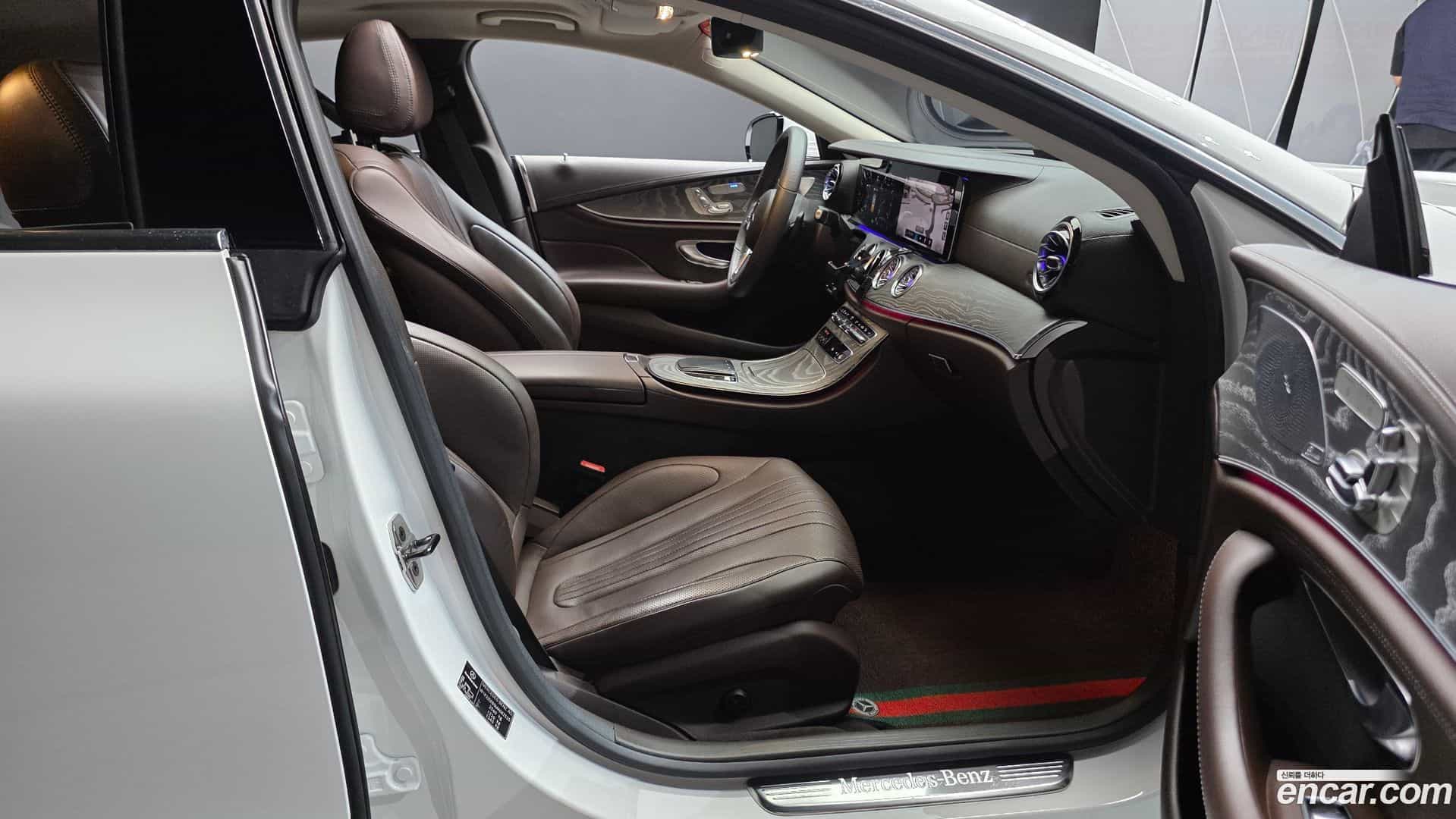 CLS-Class Mercedes-Benz 2020.10-INNER-036