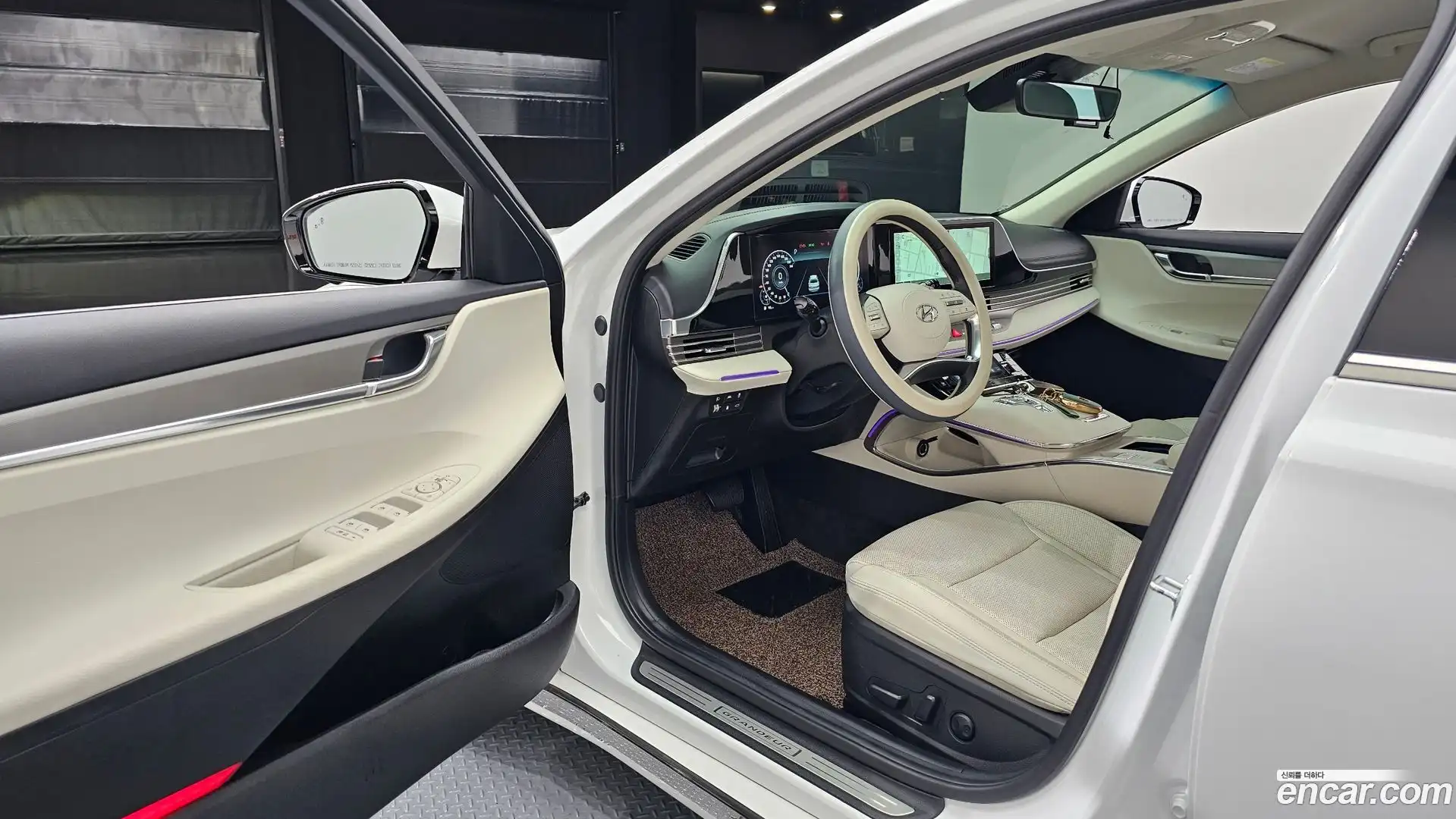 Grandeur Hyundai 2021.11-INNER-010